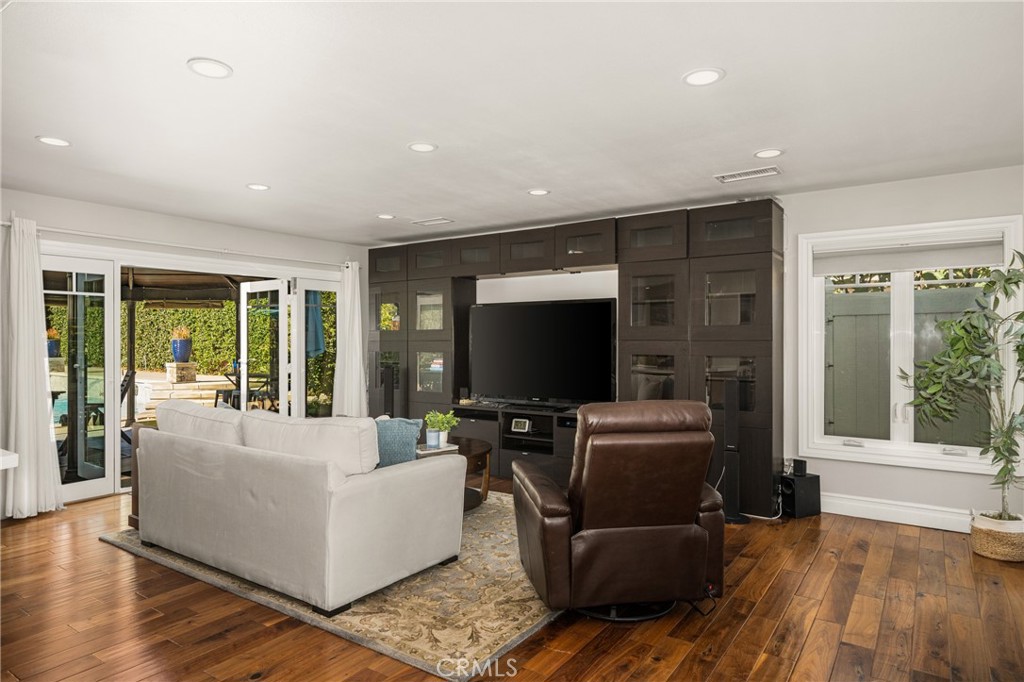 Orange, California, 92865, United States, 4 Bedrooms Bedrooms, ,3 BathroomsBathrooms,Residential,For Sale,1989435