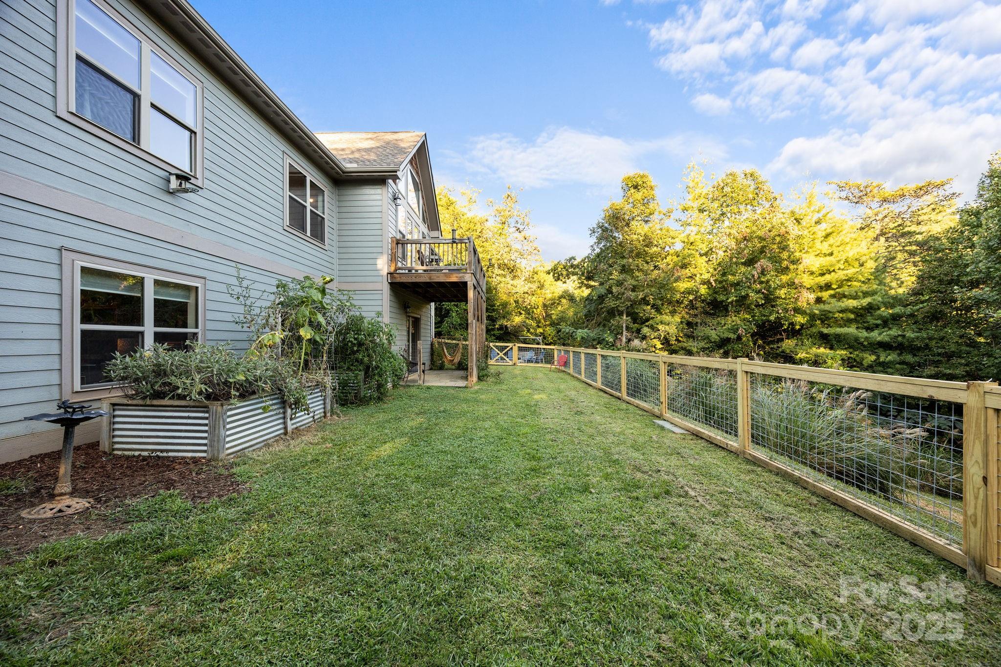 Weaverville, North Carolina, 28787, United States, 4 Bedrooms Bedrooms, ,4 BathroomsBathrooms,Residential,For Sale,1947995