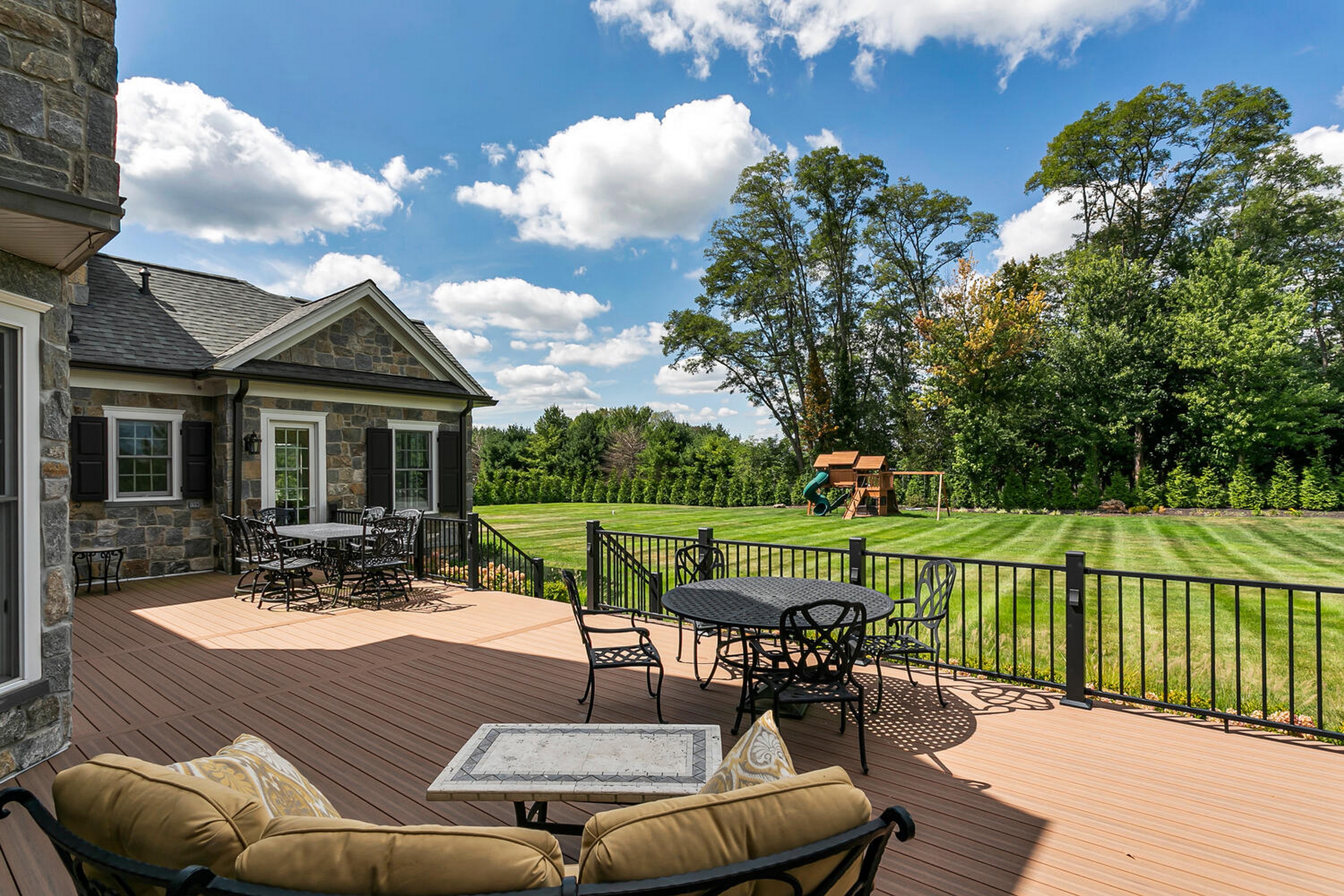  3 Bretwood Dr N - 物件實景