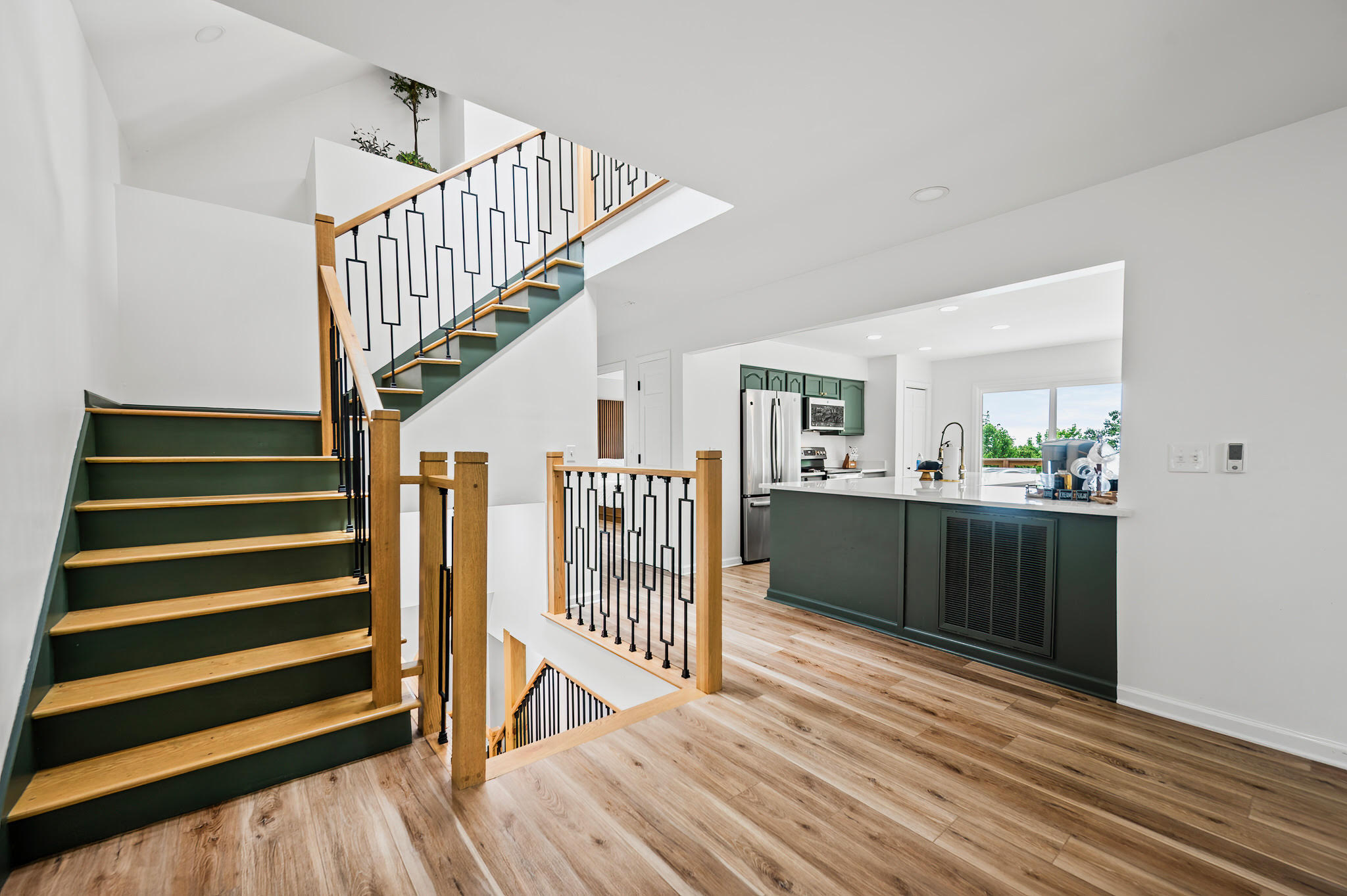 Gatlinburg, Tennessee, 37738, United States, 3 Bedrooms Bedrooms, ,5 BathroomsBathrooms,Residential,For Sale,1978798