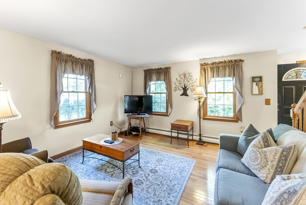 Bridgewater, Massachusetts, 02324, United States, 3 Bedrooms Bedrooms, ,2 BathroomsBathrooms,Residential,For Sale,1940785