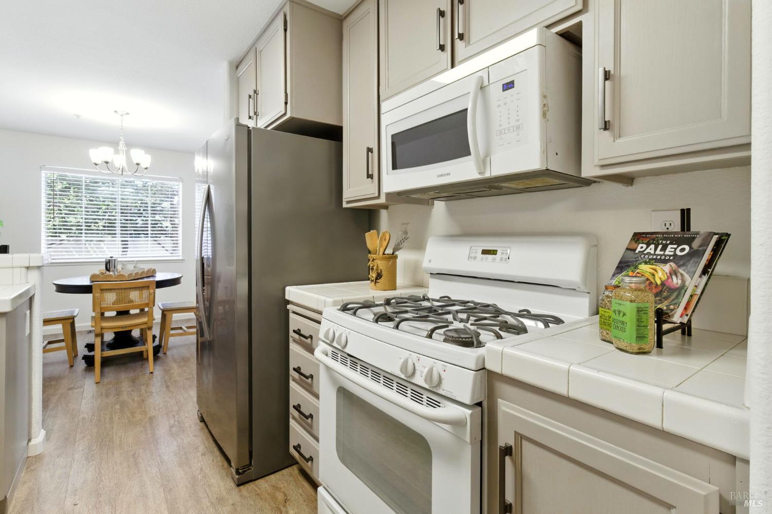 Petaluma, California, 94954, United States, 3 Bedrooms Bedrooms, ,3 BathroomsBathrooms,Residential,For Sale,1941666
