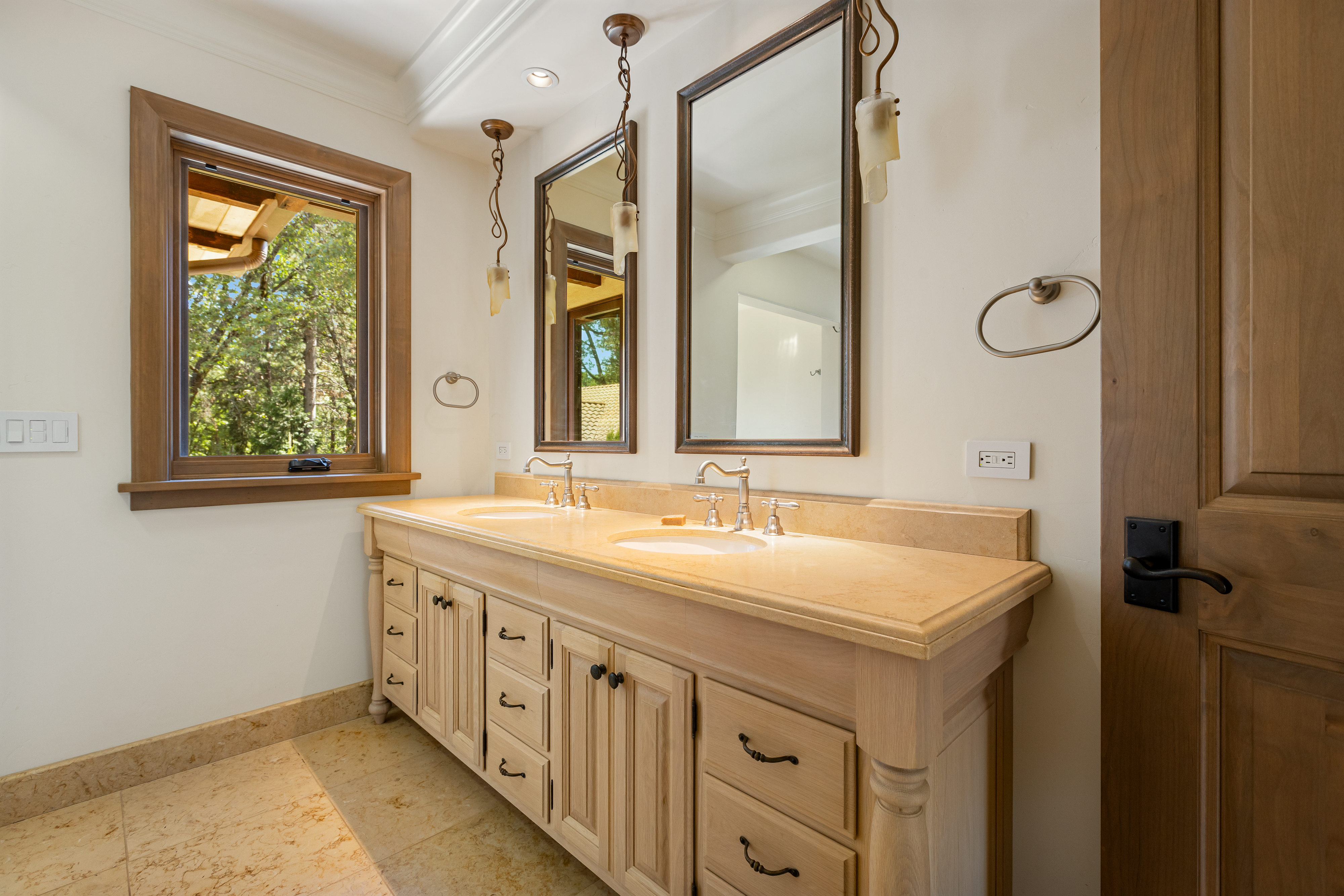 21374 Maidu Ridge Road, Nevada City, CA, 95959 - 物件實景