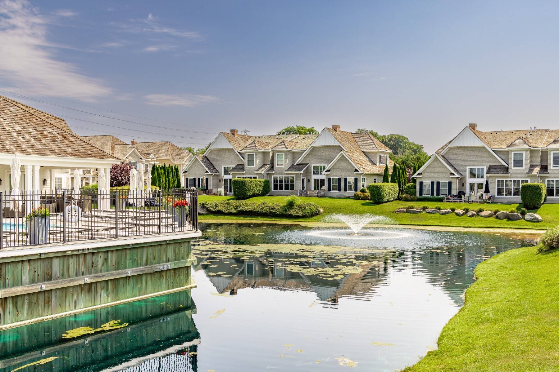  Bishops Pond SH Village Townhouse - 物件實景