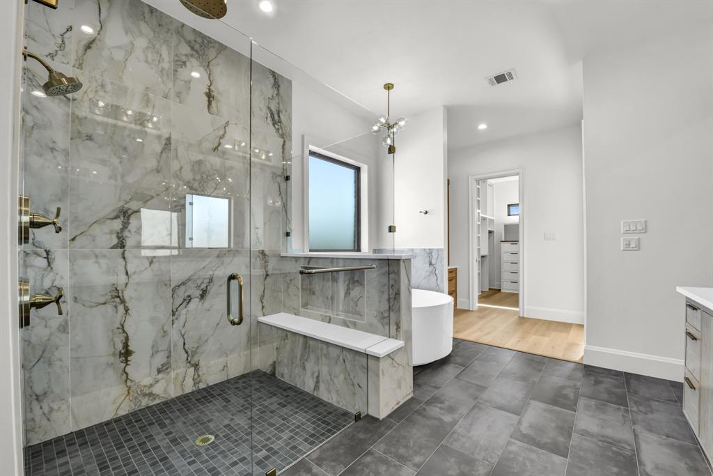 Weatherford, Texas, 76087, United States, 5 Bedrooms Bedrooms, ,6 BathroomsBathrooms,Residential,For Sale,1981195