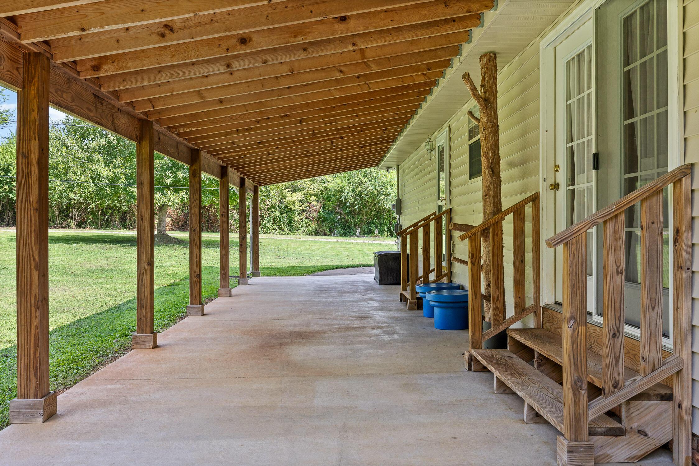 Ringgold, Georgia, 30736, United States, 6 Bedrooms Bedrooms, ,4 BathroomsBathrooms,Residential,For Sale,1927456