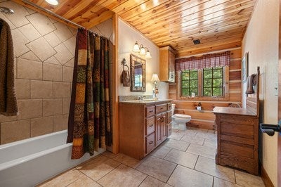 Murphy, North Carolina, 28906, United States, 3 Bedrooms Bedrooms, ,6 BathroomsBathrooms,Residential,For Sale,1933143