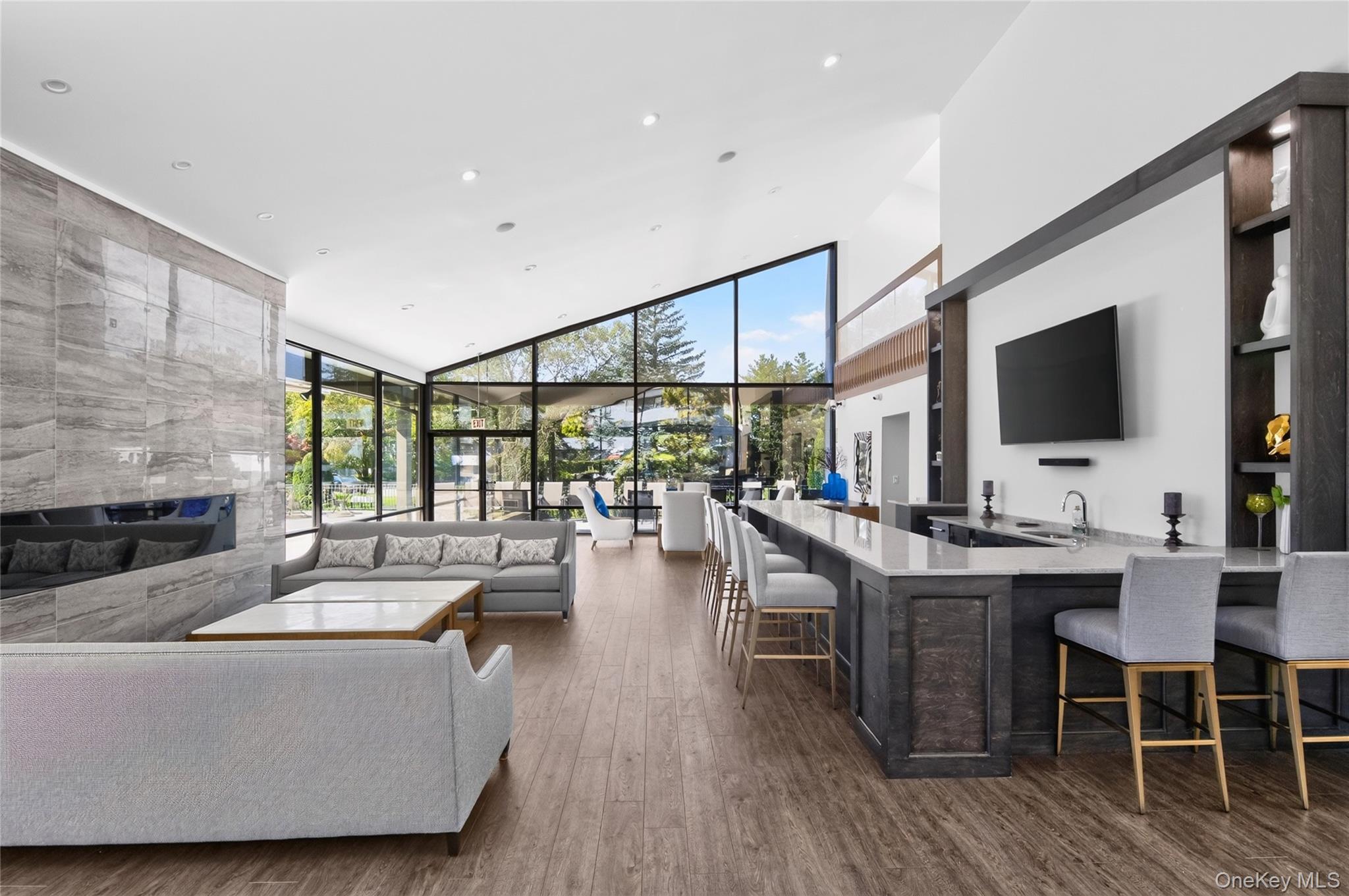  93 Eagle Chase, Woodbury, NY, 11797 - 物件實景