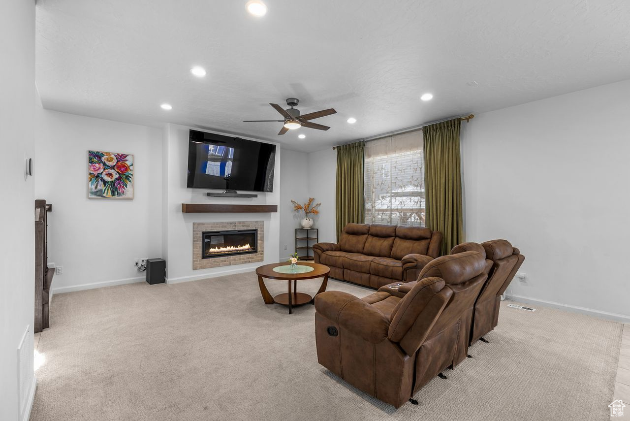 Saratoga Springs, Utah, 84045, United States, 4 Bedrooms Bedrooms, ,3 BathroomsBathrooms,Residential,For Sale,1927237
