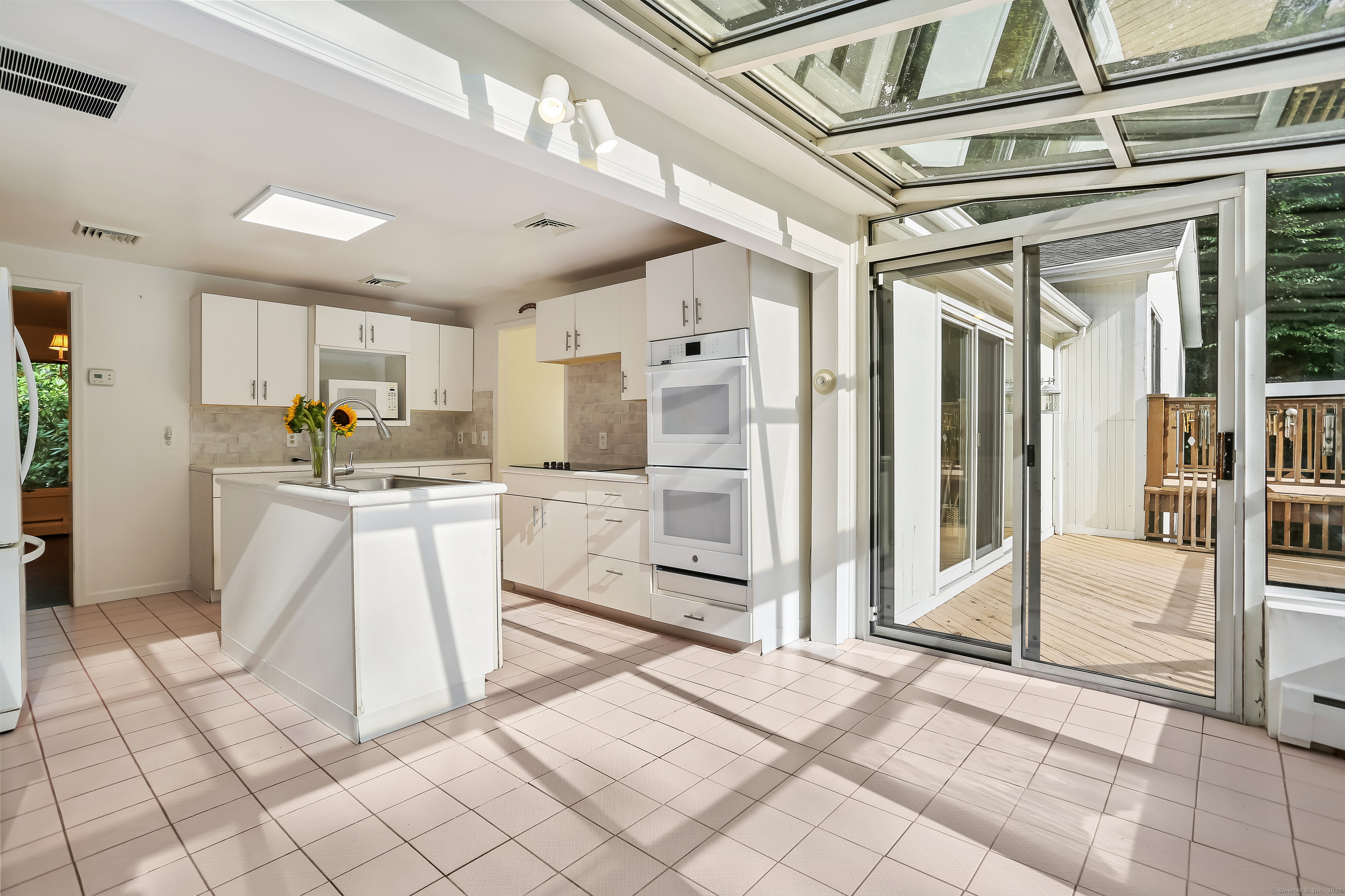 Trumbull, Connecticut, 06611, United States, 4 Bedrooms Bedrooms, ,4 BathroomsBathrooms,Residential,For Sale,1938522