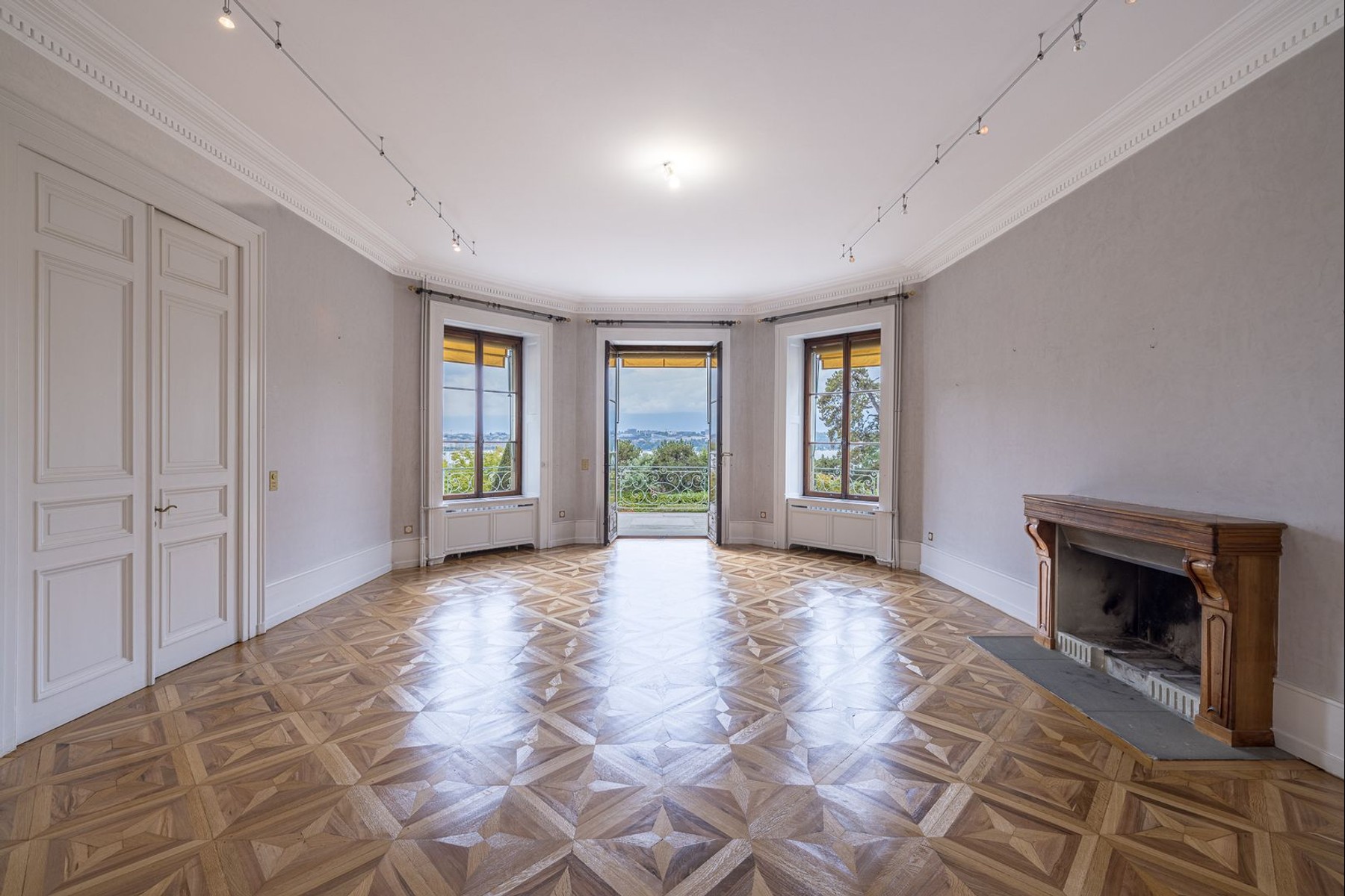  Stunning Mansion 
Rampe de Cologny - 物件實景