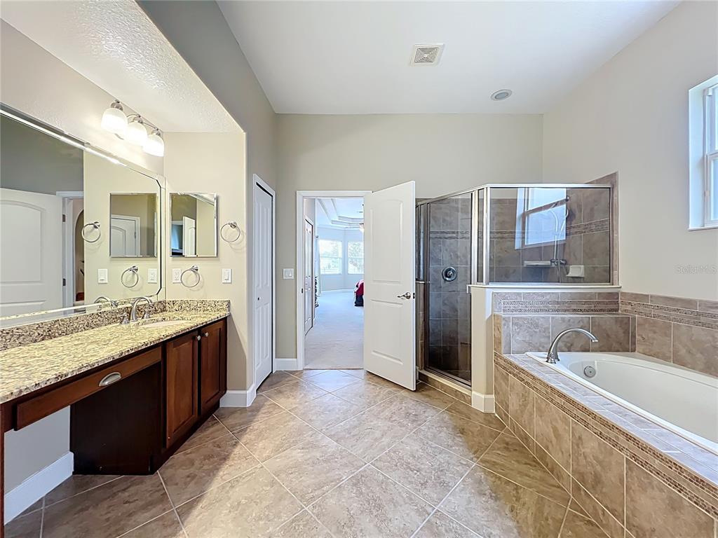 Orlando, Florida, 32829, United States, 4 Bedrooms Bedrooms, ,4 BathroomsBathrooms,Residential,For Sale,1913798