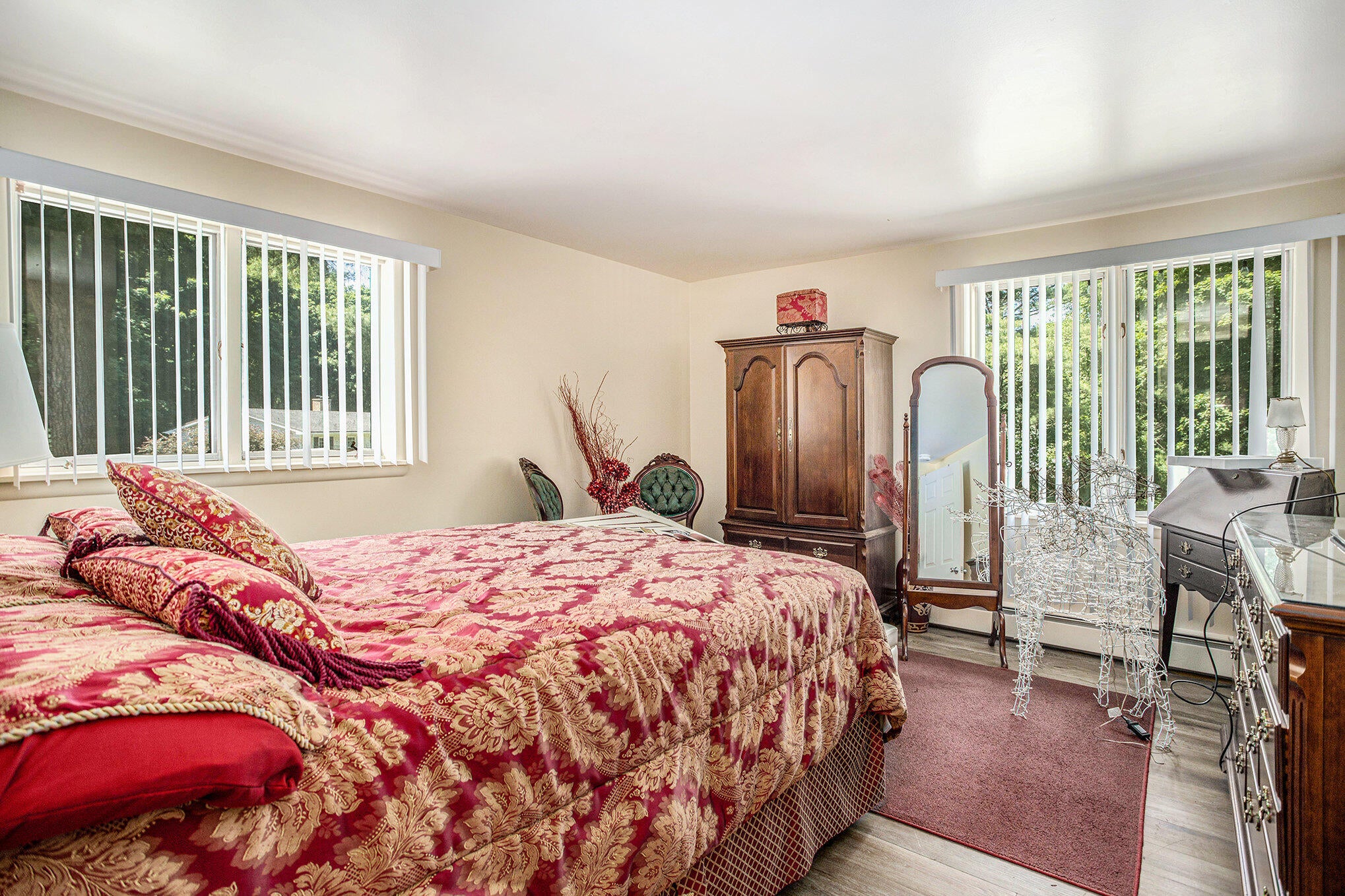 Kalamazoo, Michigan, 49004, United States, 5 Bedrooms Bedrooms, ,4 BathroomsBathrooms,Residential,For Sale,1977893