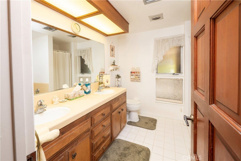 La Verne, California, 91750, United States, 3 Bedrooms Bedrooms, ,2 BathroomsBathrooms,Residential,For Sale,1981823