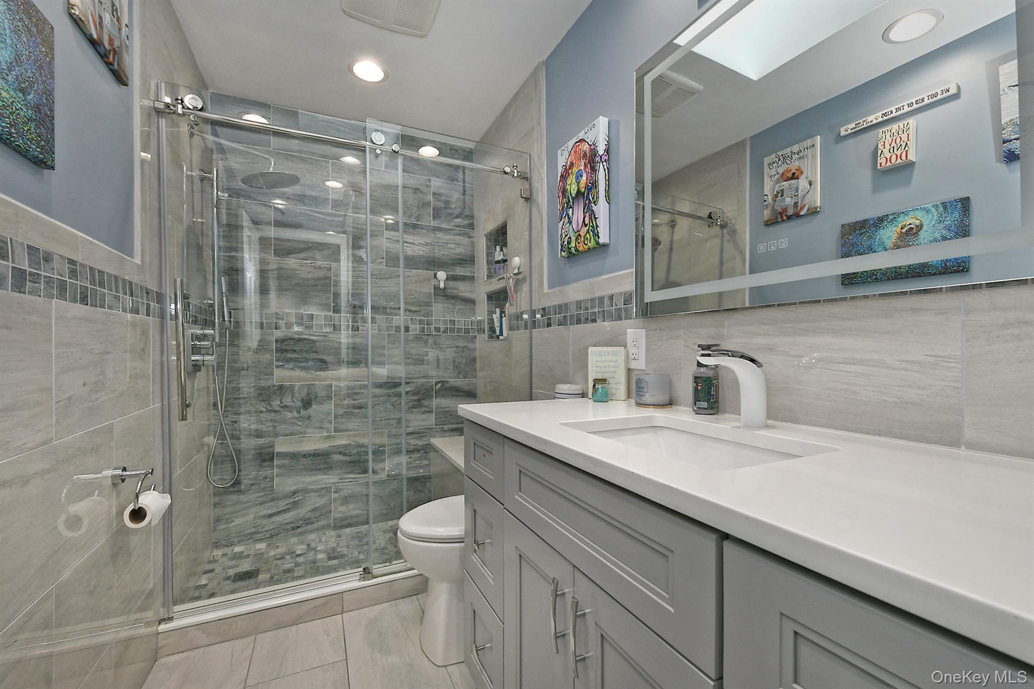 Hicksville, New York, 11801, United States, 3 Bedrooms Bedrooms, ,2 BathroomsBathrooms,Residential,For Sale,1986548