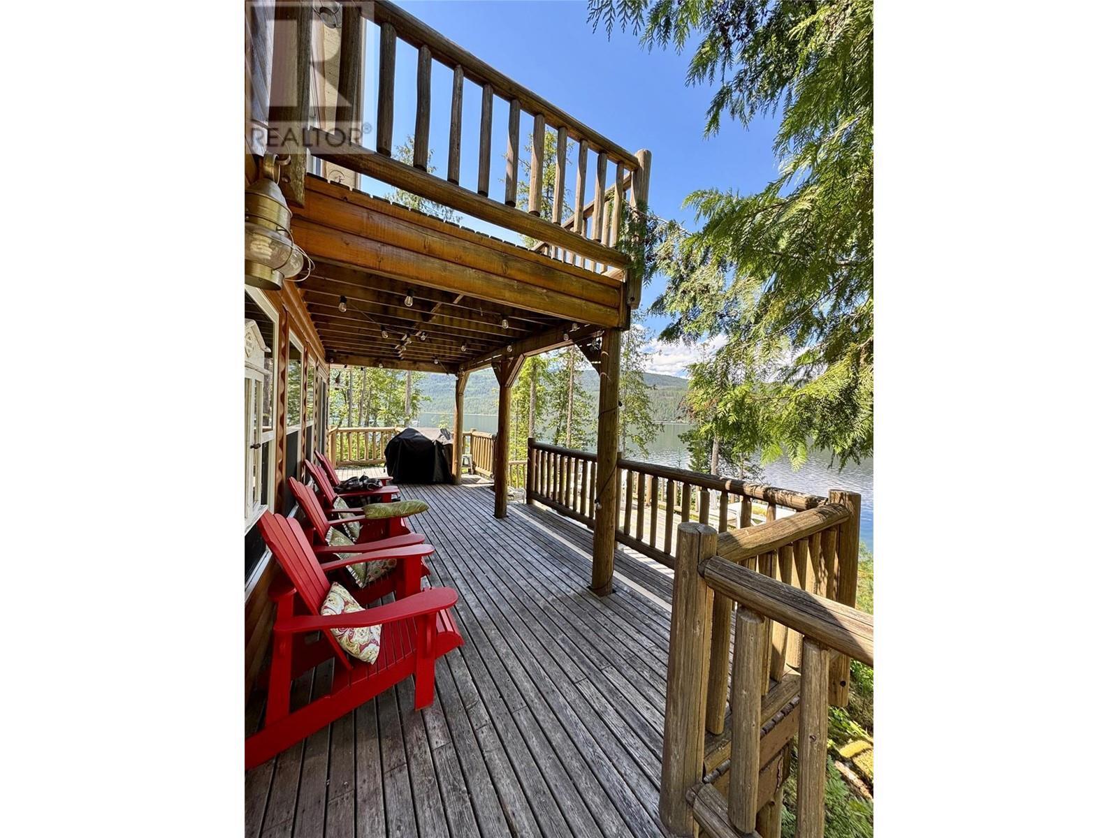 SICAMOUS, British Columbia, V0E 2V0, CA, 3 Bedrooms Bedrooms, ,2 BathroomsBathrooms,Residential,For Sale,1838077