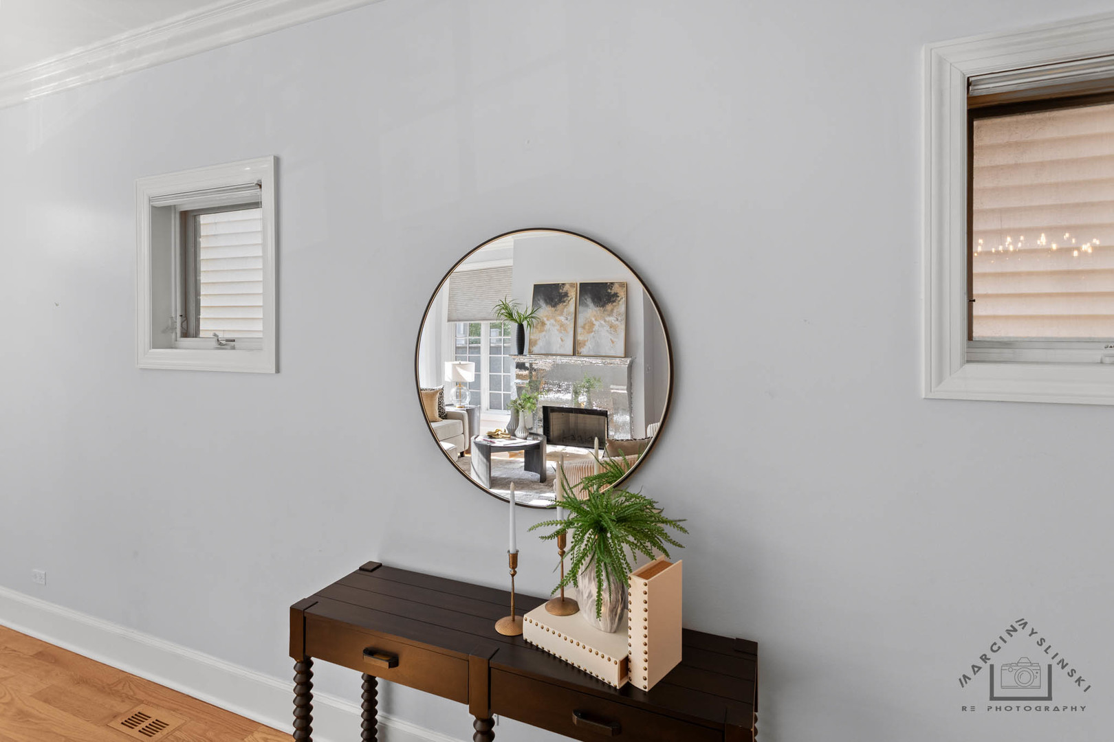 Chicago, Illinois, 60657, United States, 5 Bedrooms Bedrooms, ,4 BathroomsBathrooms,Residential,For Sale,1974505