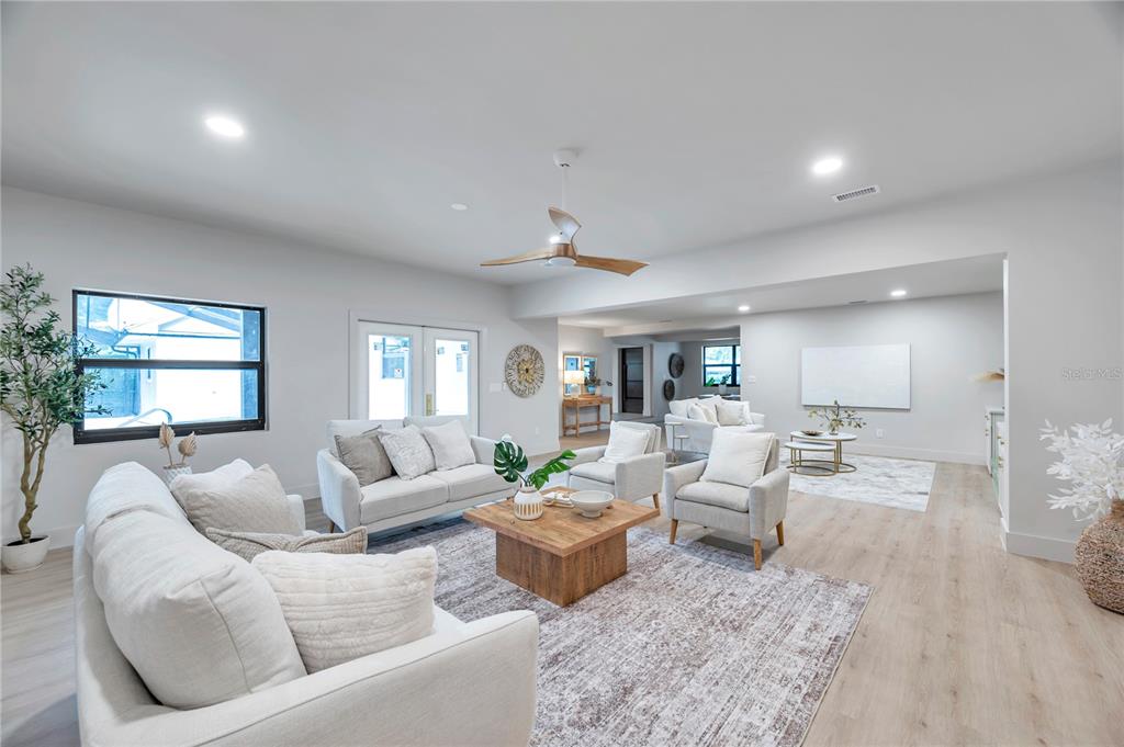 Tampa, Florida, 33629, United States, 4 Bedrooms Bedrooms, ,3 BathroomsBathrooms,Residential,For Sale,1906896