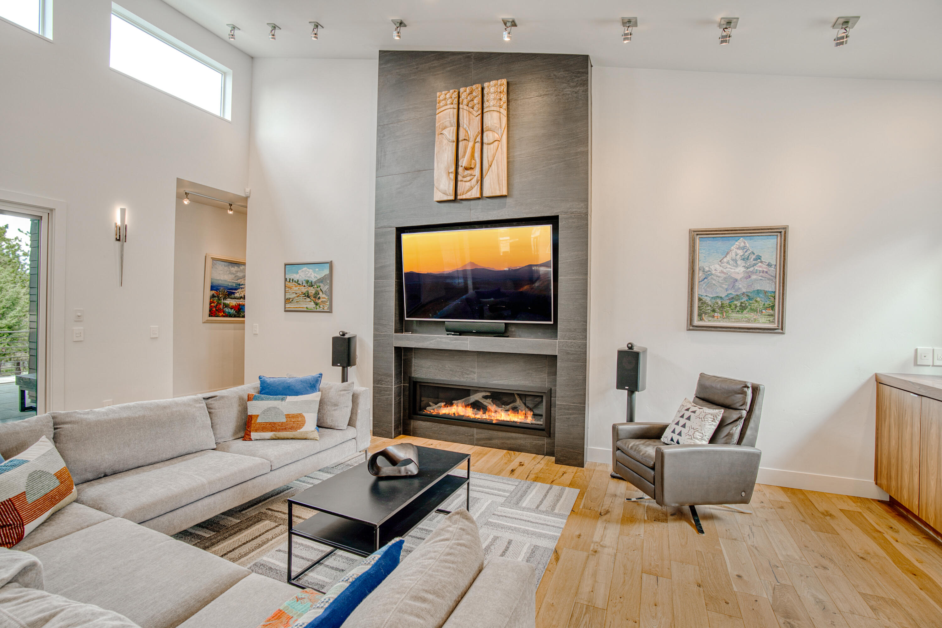 Bend, Oregon, 97703, United States, 3 Bedrooms Bedrooms, ,3 BathroomsBathrooms,Residential,For Sale,1826383