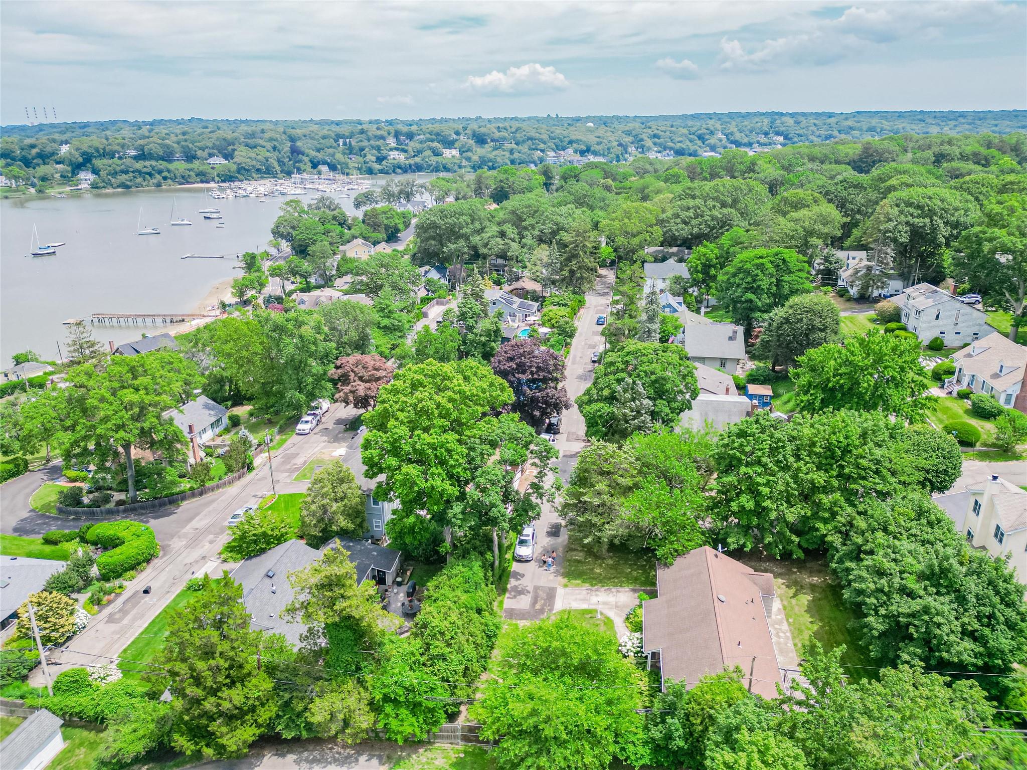 Huntington, New York, 11743, United States, 2 Bedrooms Bedrooms, ,2 BathroomsBathrooms,Residential,For Sale,1847345