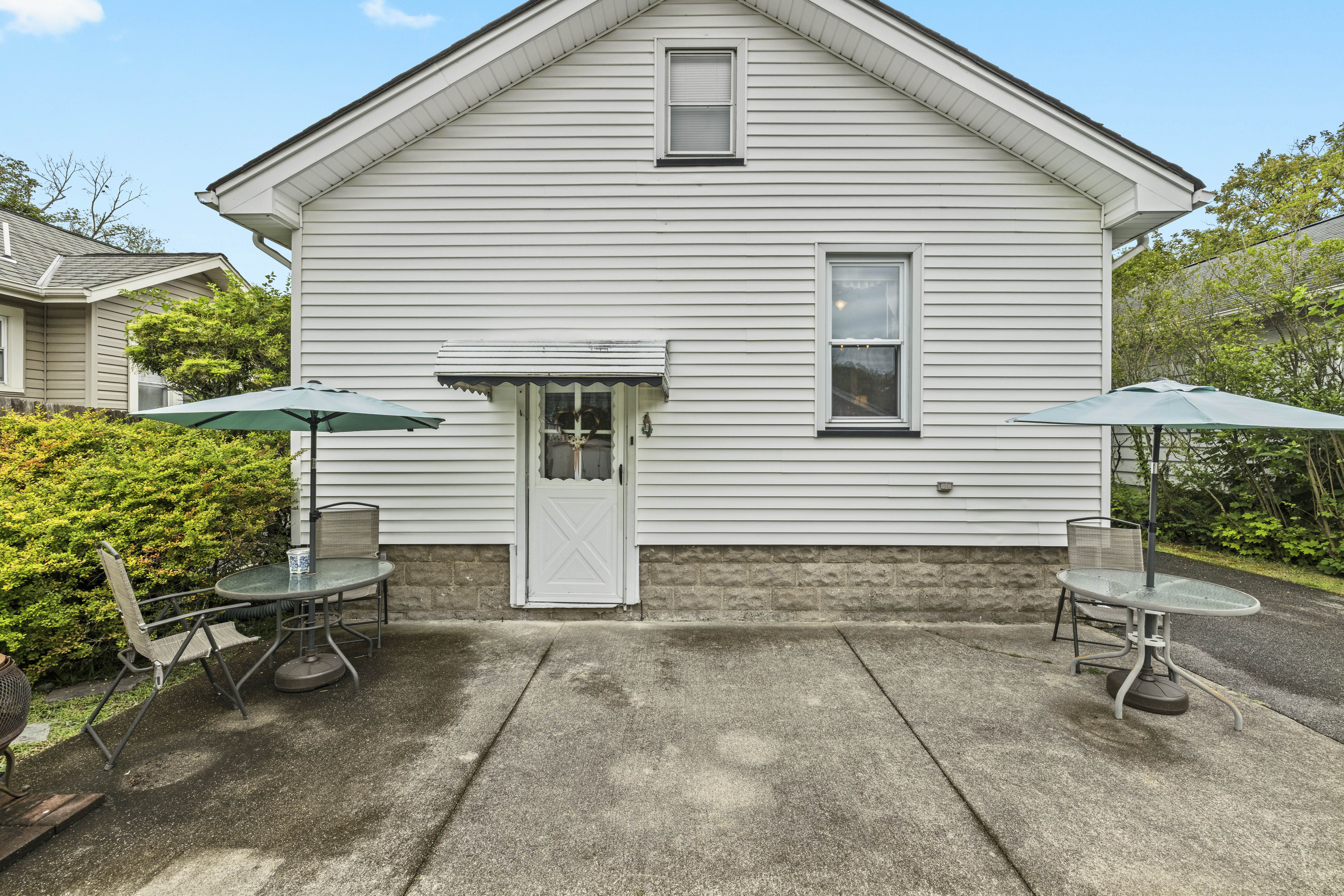 Pequannock, New Jersey, 07440, United States, 4 Bedrooms Bedrooms, ,2 BathroomsBathrooms,Residential,For Sale,1923115