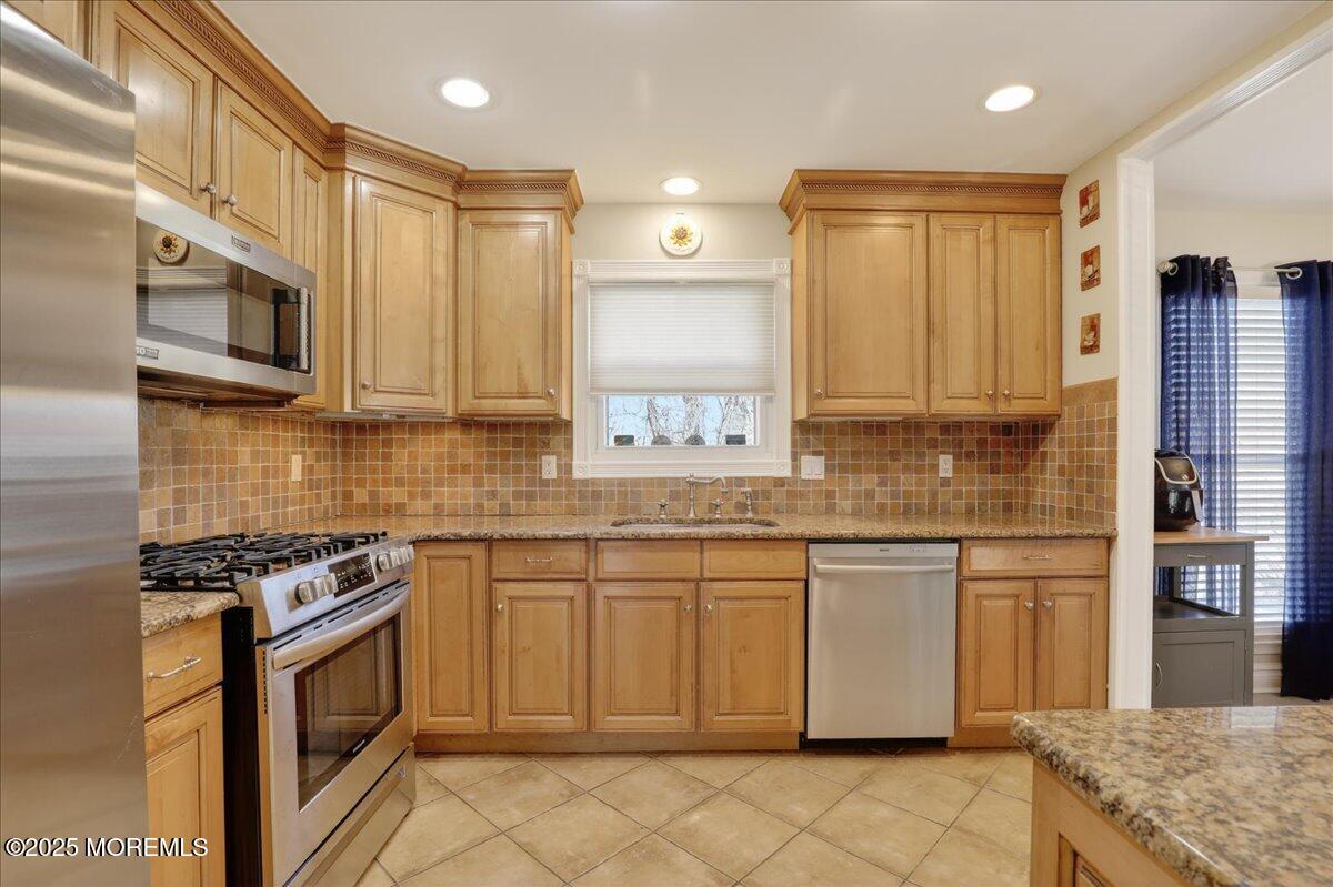 Howell, New Jersey, 07731, United States, 4 Bedrooms Bedrooms, ,3 BathroomsBathrooms,Residential,For Sale,2005606