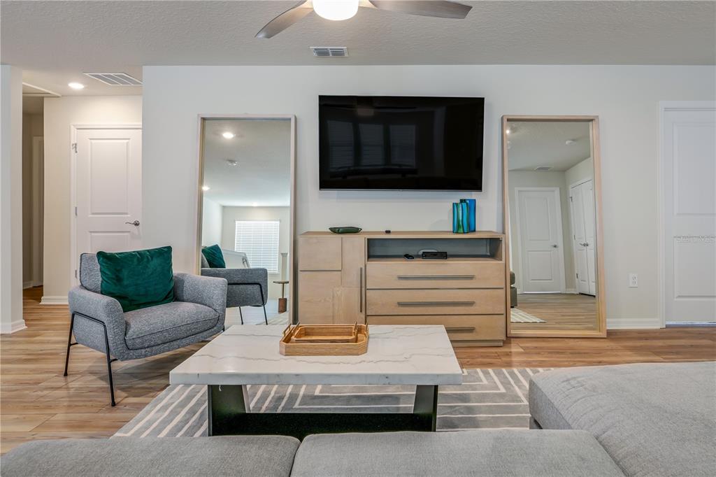 Davenport, Florida, 33897, United States, 9 Bedrooms Bedrooms, ,8 BathroomsBathrooms,Residential,For Sale,1964682