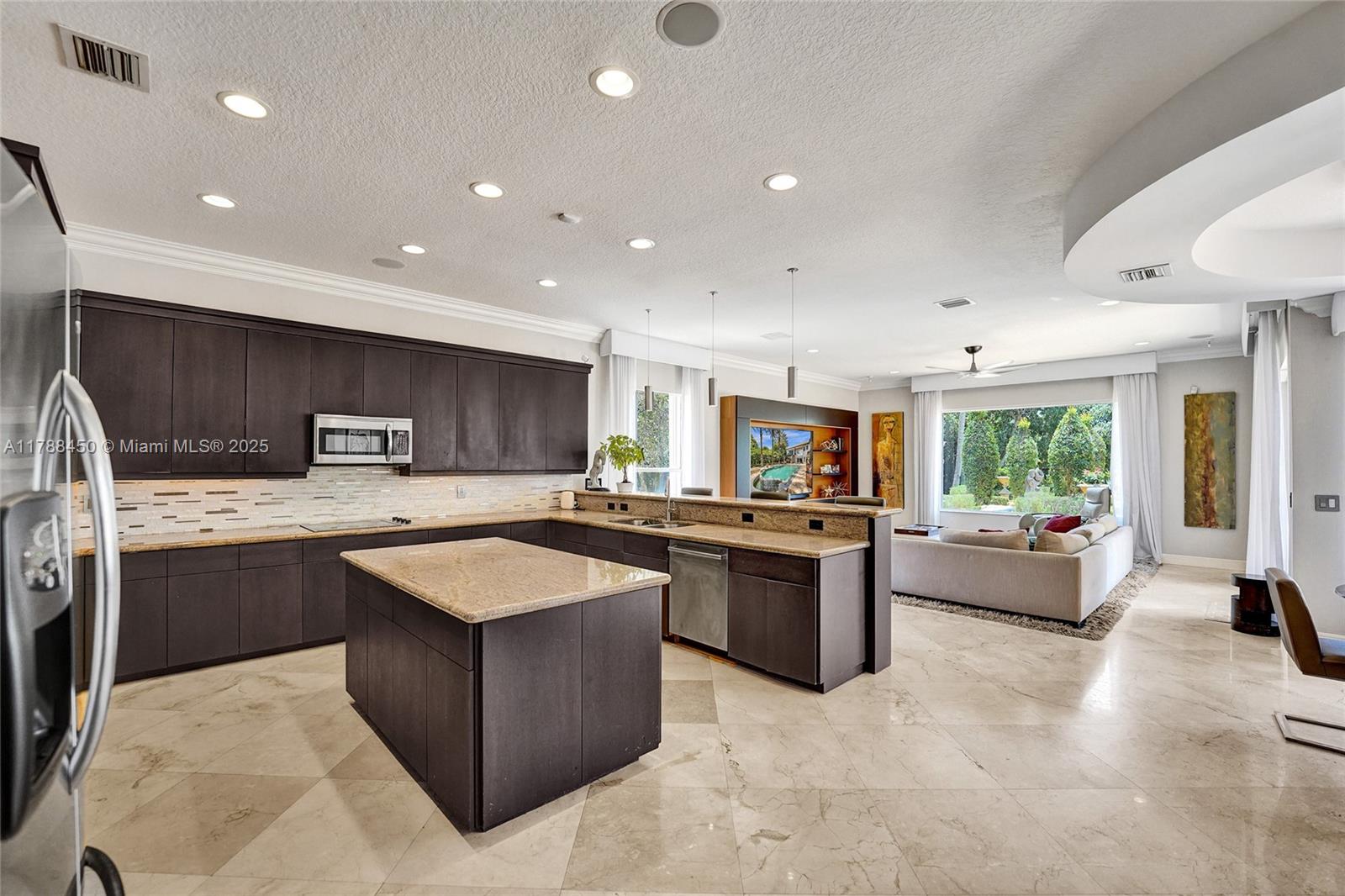 Davie, Florida, 33330, United States, 6 Bedrooms Bedrooms, ,6 BathroomsBathrooms,Residential,For Sale,1908596