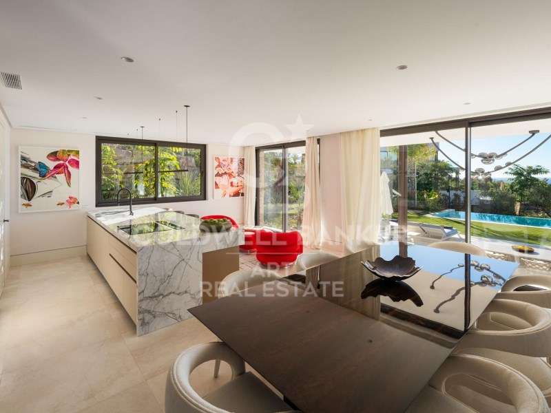 Marbella, Andalusia, ES, 5 Bedrooms Bedrooms, ,6 BathroomsBathrooms,Residential,For Sale,1984936