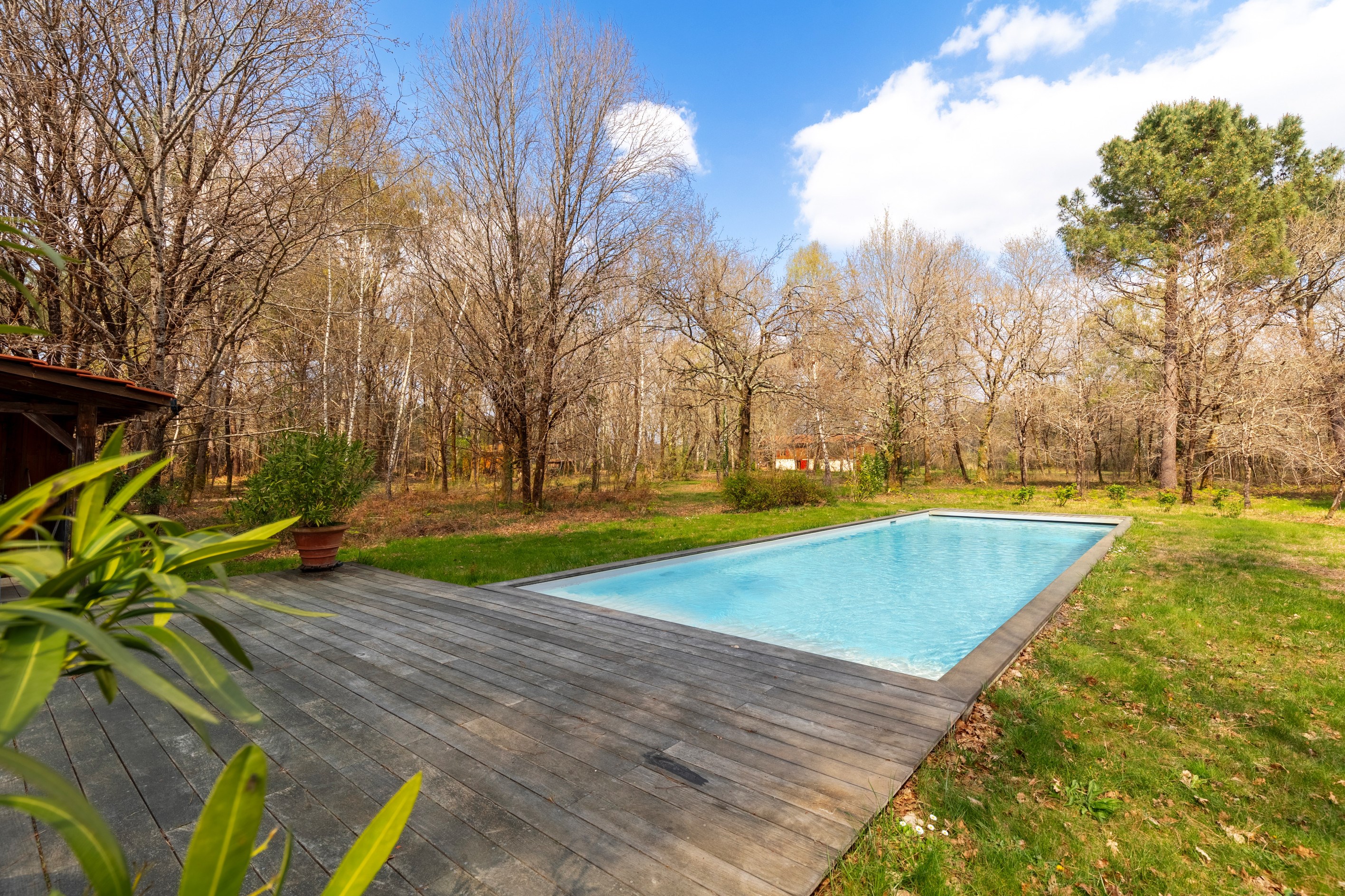  ARÈS – FOREST ESTATE WITH SWIMMING POOL SET ON 7 HECTARES - 物件實景
