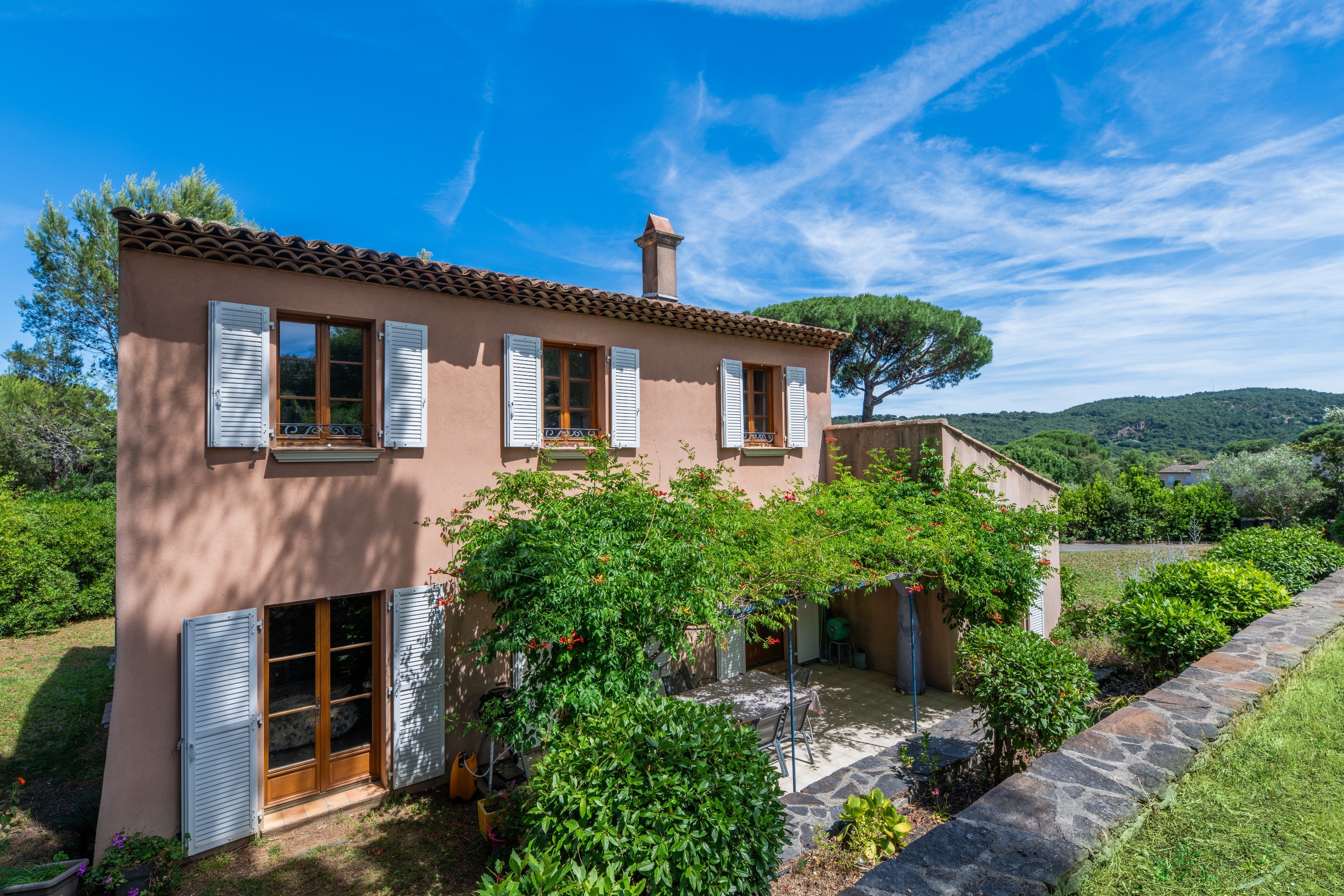  Provençal villa with pool in private estate near Saint-Tropez and Pampelonne be… - 物件實景