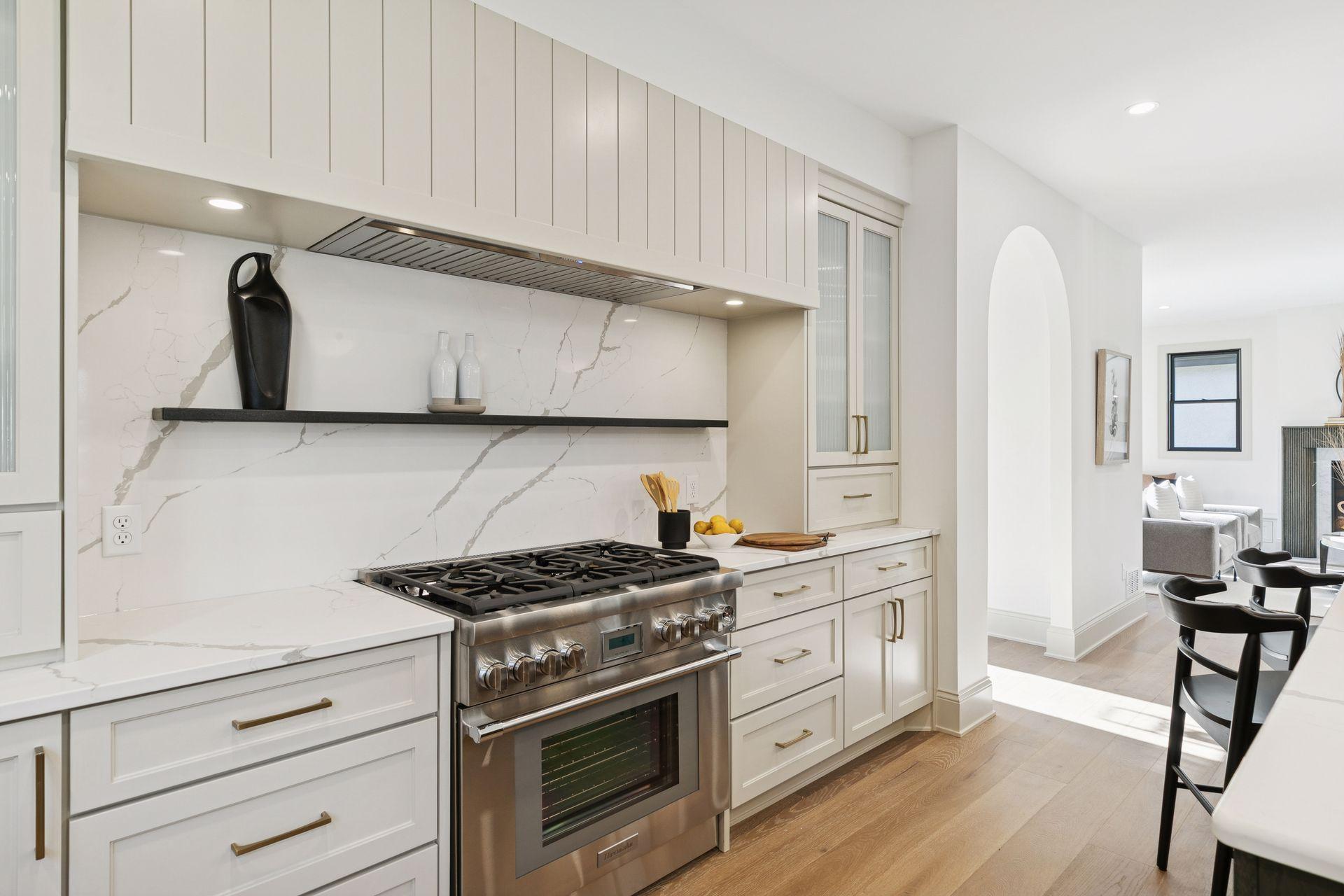 Saint Paul, Minnesota, 55105, United States, 5 Bedrooms Bedrooms, ,4 BathroomsBathrooms,Residential,For Sale,1989282