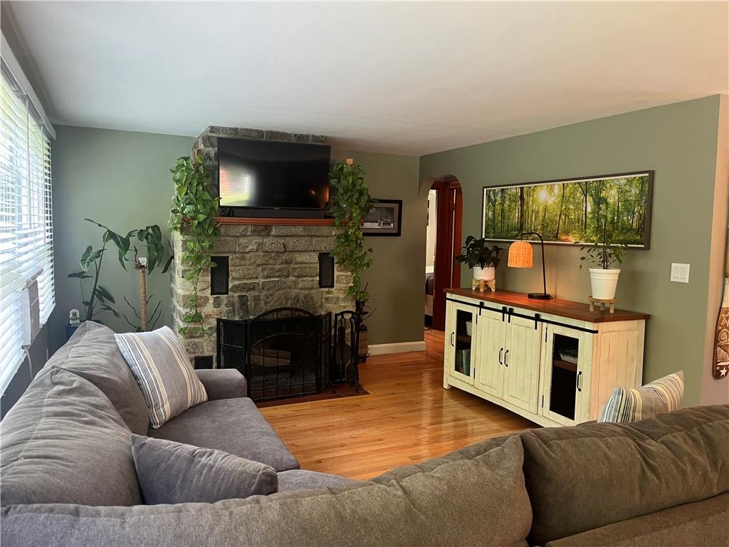 Bristol, Rhode Island, 02809, United States, 3 Bedrooms Bedrooms, ,1 BathroomBathrooms,Residential,For Sale,2002471