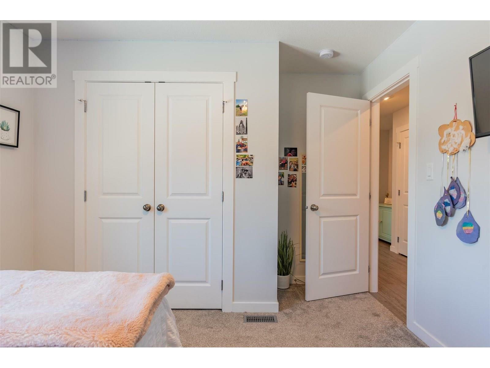 CASTLEGAR, British Columbia, V1N 4X8, CA, 6 Bedrooms Bedrooms, ,3 BathroomsBathrooms,Residential,For Sale,1883021
