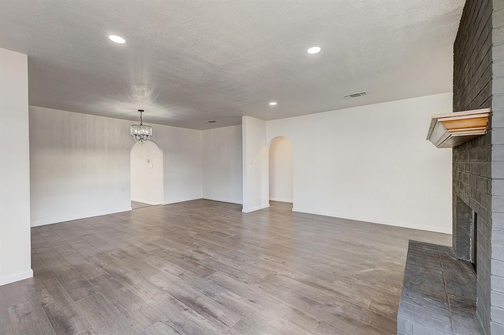 Fort Worth, Texas, 76107, United States, 3 Bedrooms Bedrooms, ,2 BathroomsBathrooms,Residential,For Sale,1915443