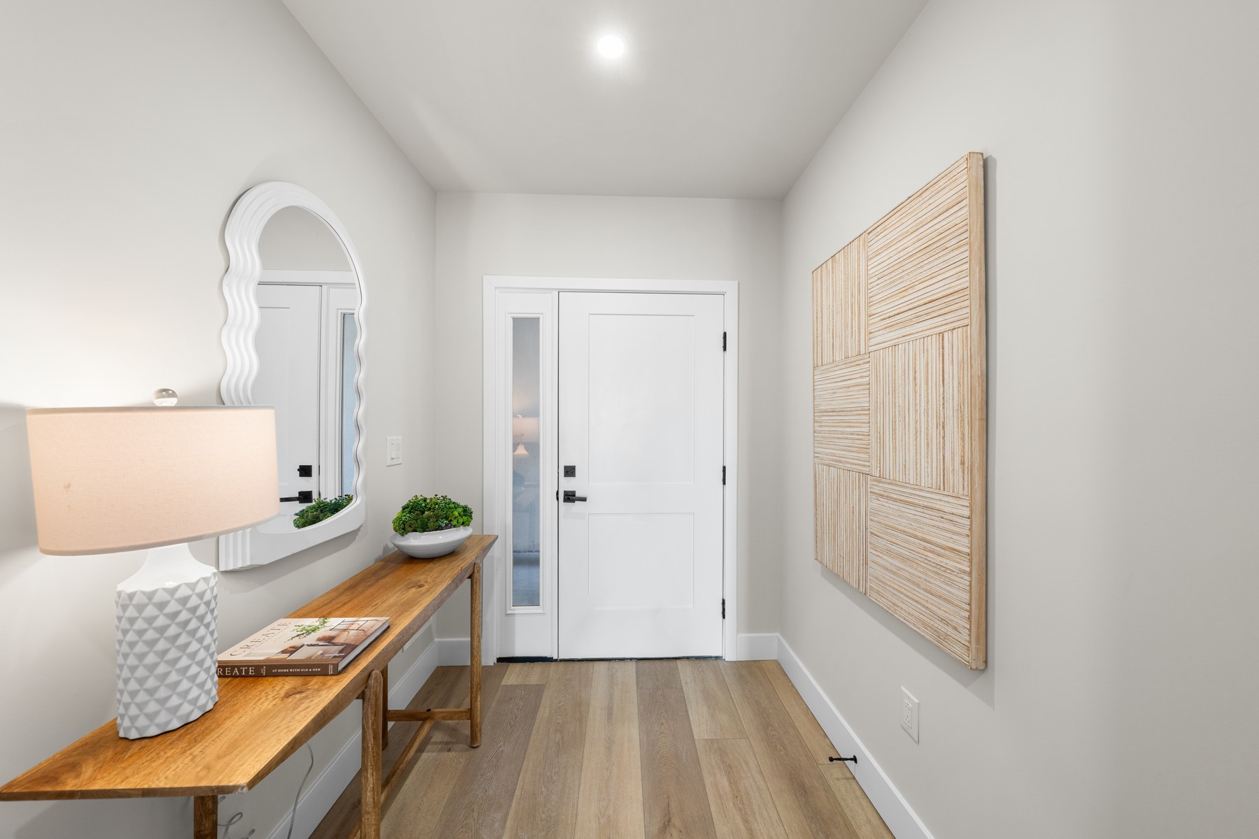  323 E Oak Avenue Unit 201 - 物件實景