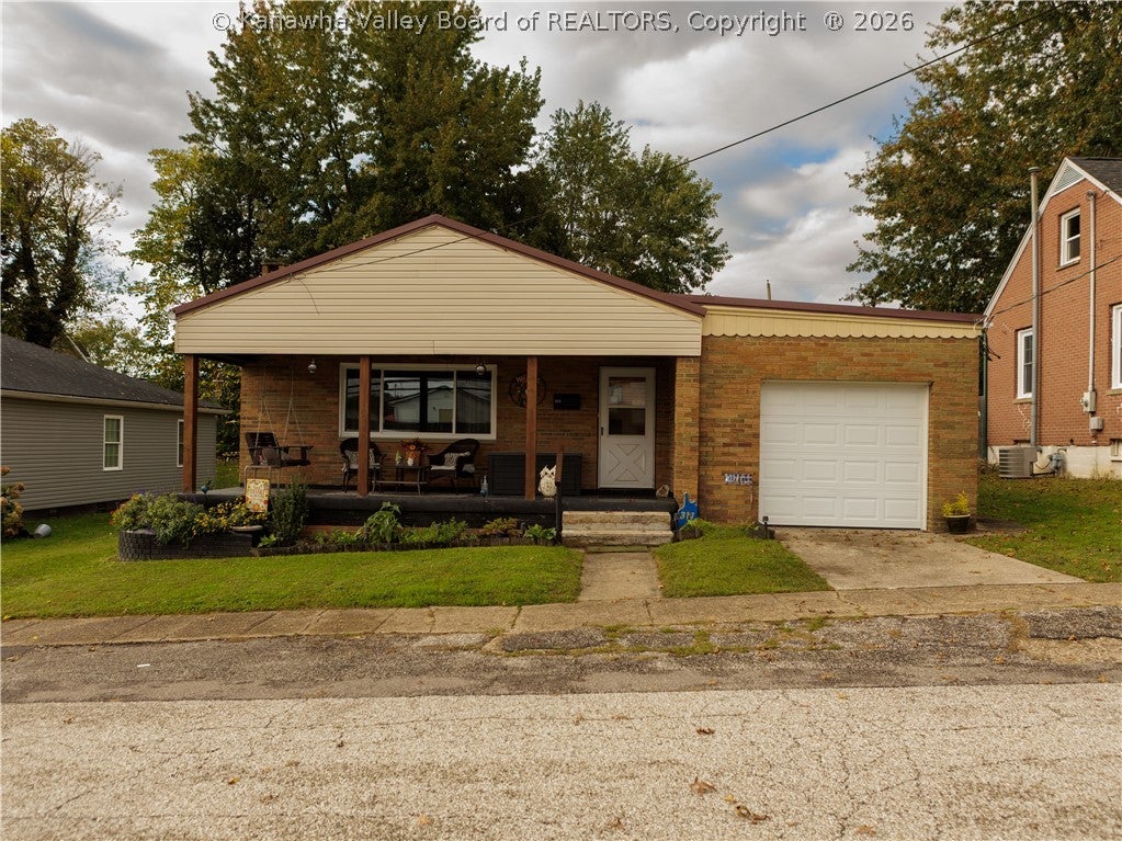 Rhoda St, Hurricane, WV 25526 #1
