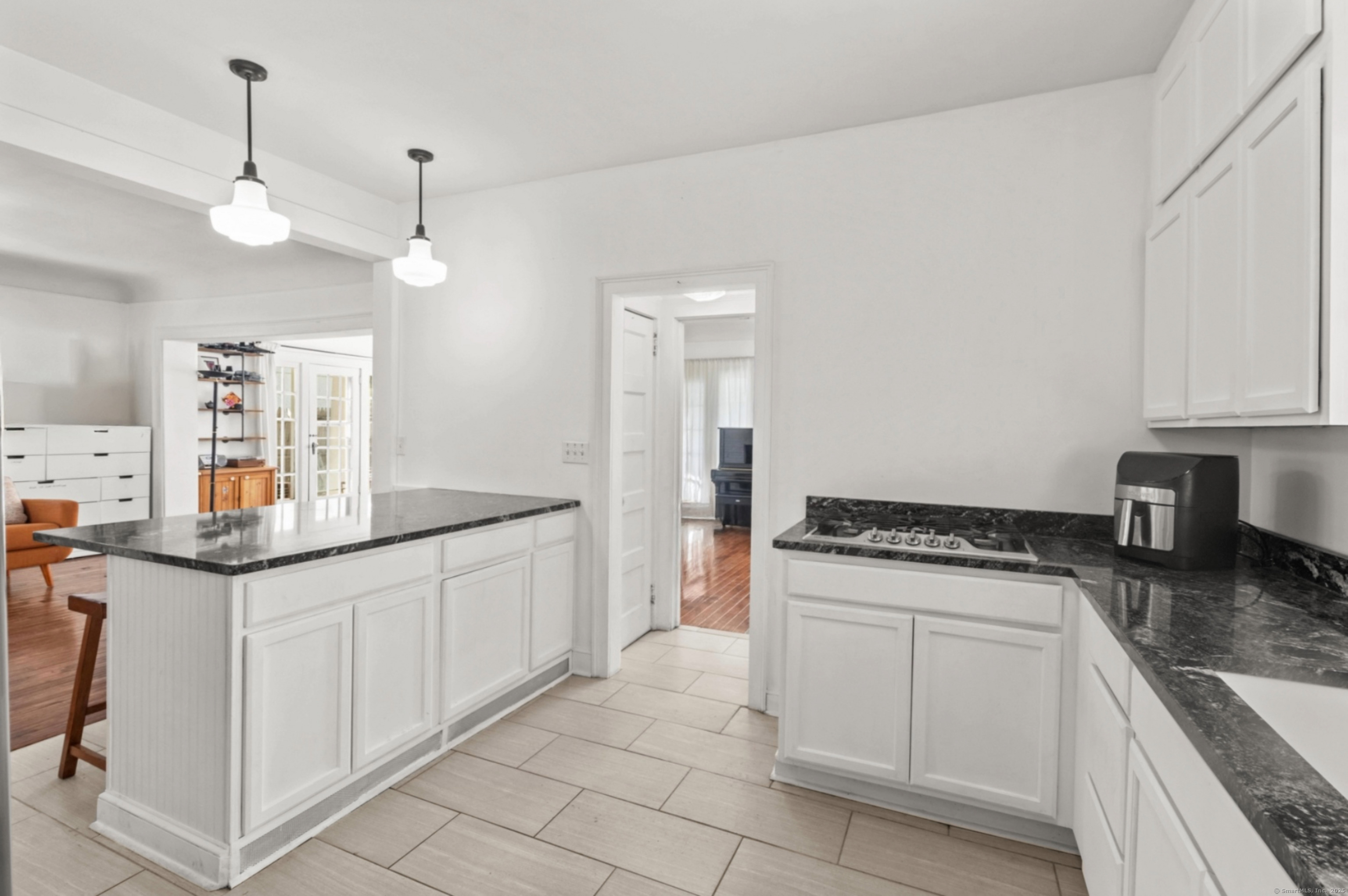 West Hartford, Connecticut, 06119, United States, 4 Bedrooms Bedrooms, ,4 BathroomsBathrooms,Residential,For Sale,1994657