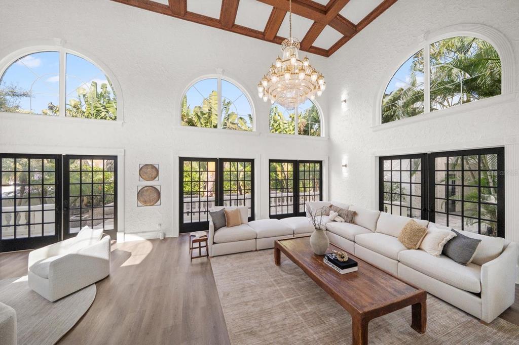 St Petersburg, Florida, 33707, United States, 5 Bedrooms Bedrooms, ,9 BathroomsBathrooms,Residential,For Sale,2000985