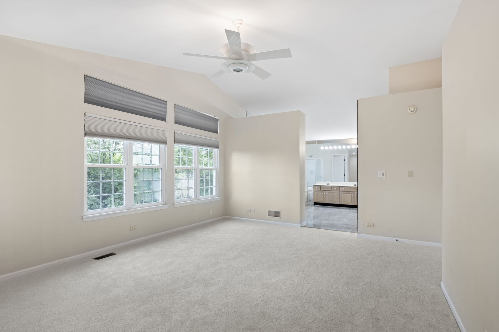 Gurnee, Illinois, 60031, United States, 5 Bedrooms Bedrooms, ,3 BathroomsBathrooms,Residential,For Sale,1940338