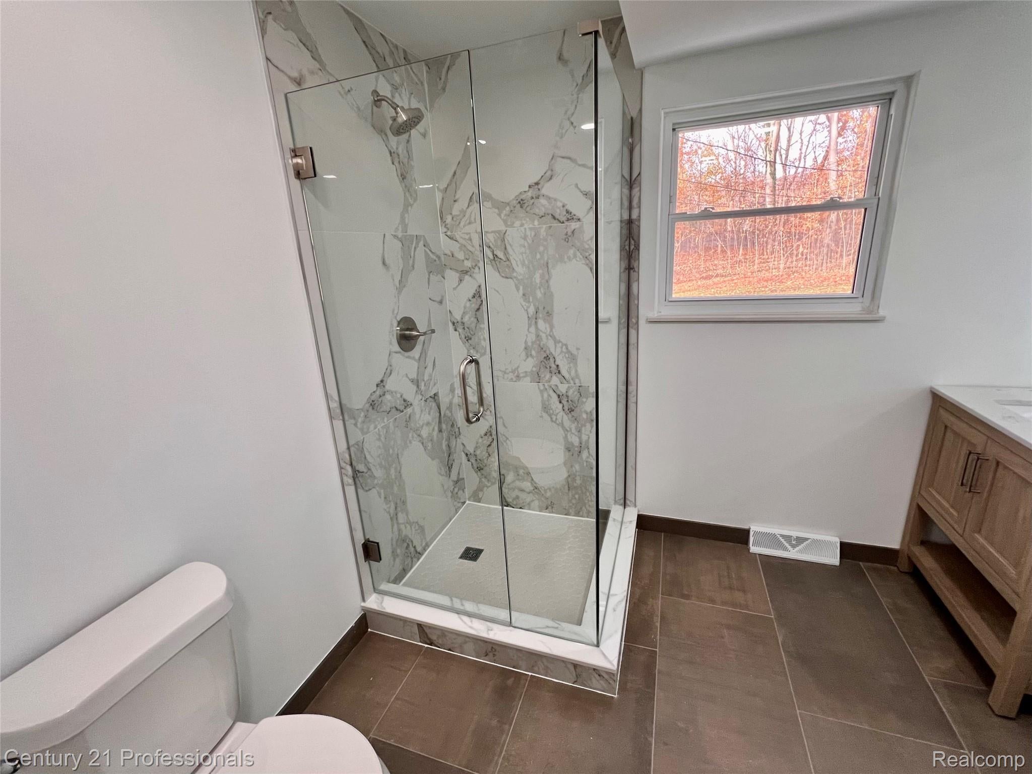 Plymouth, Michigan, 48170, United States, 5 Bedrooms Bedrooms, ,3 BathroomsBathrooms,Residential,For Sale,1982882