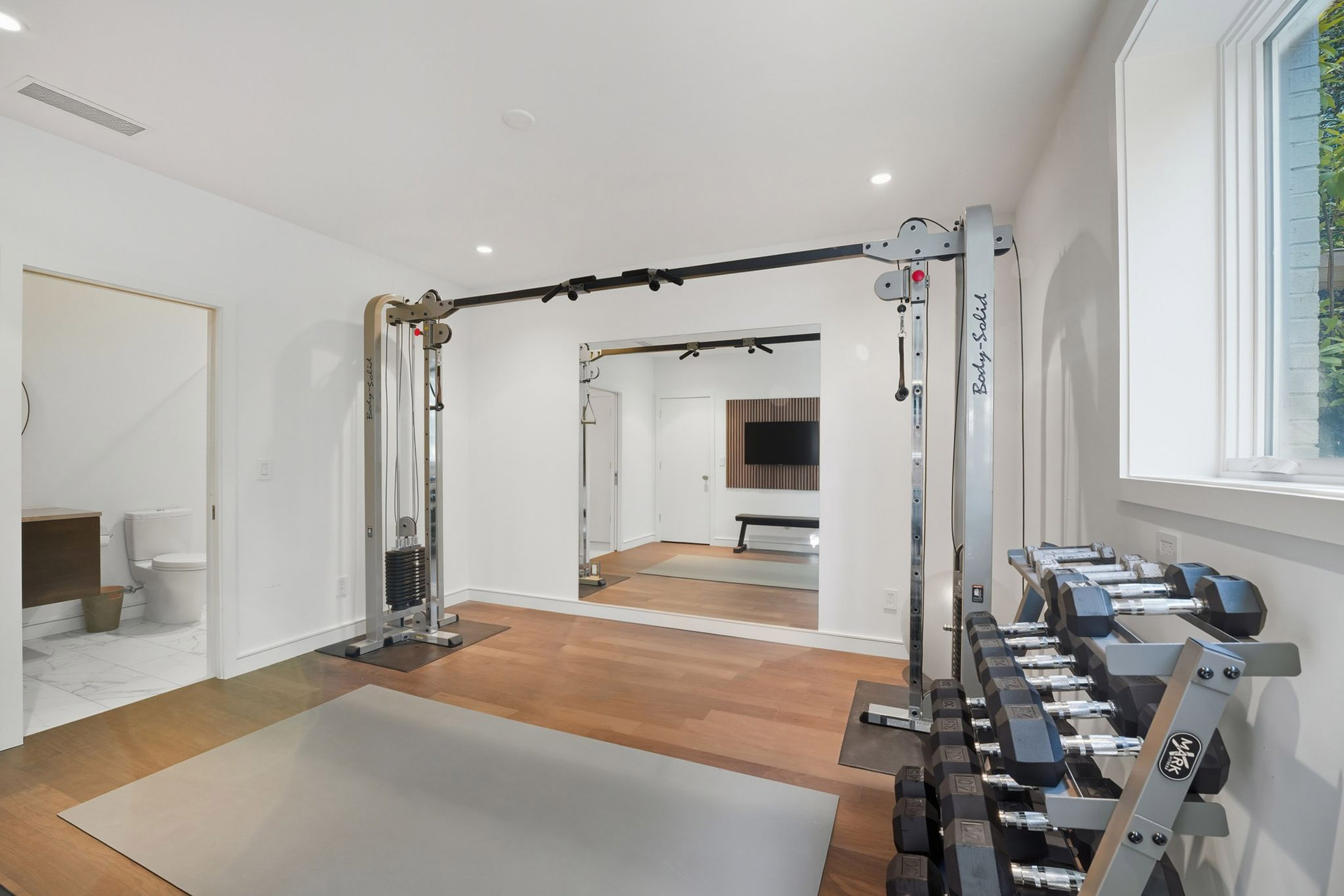  Magazine-worthy Mid-century Modern Retreat in the Heart of Morningside - 物件實景