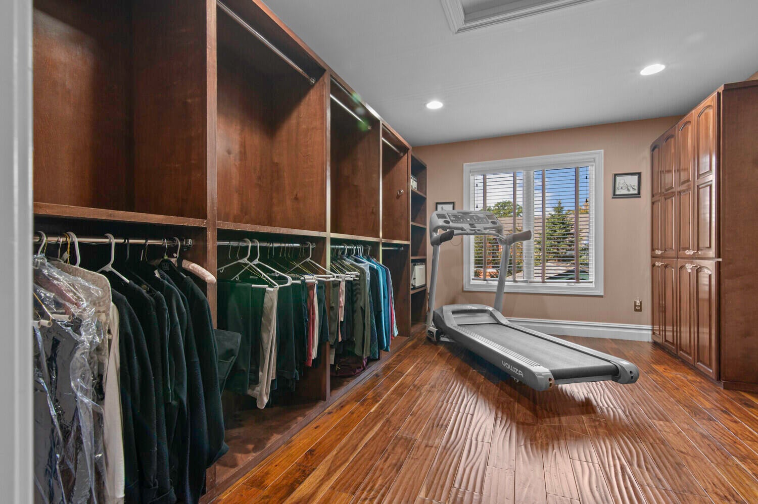 Northville, Michigan, 48167, United States, 4 Bedrooms Bedrooms, ,7 BathroomsBathrooms,Residential,For Sale,1991928