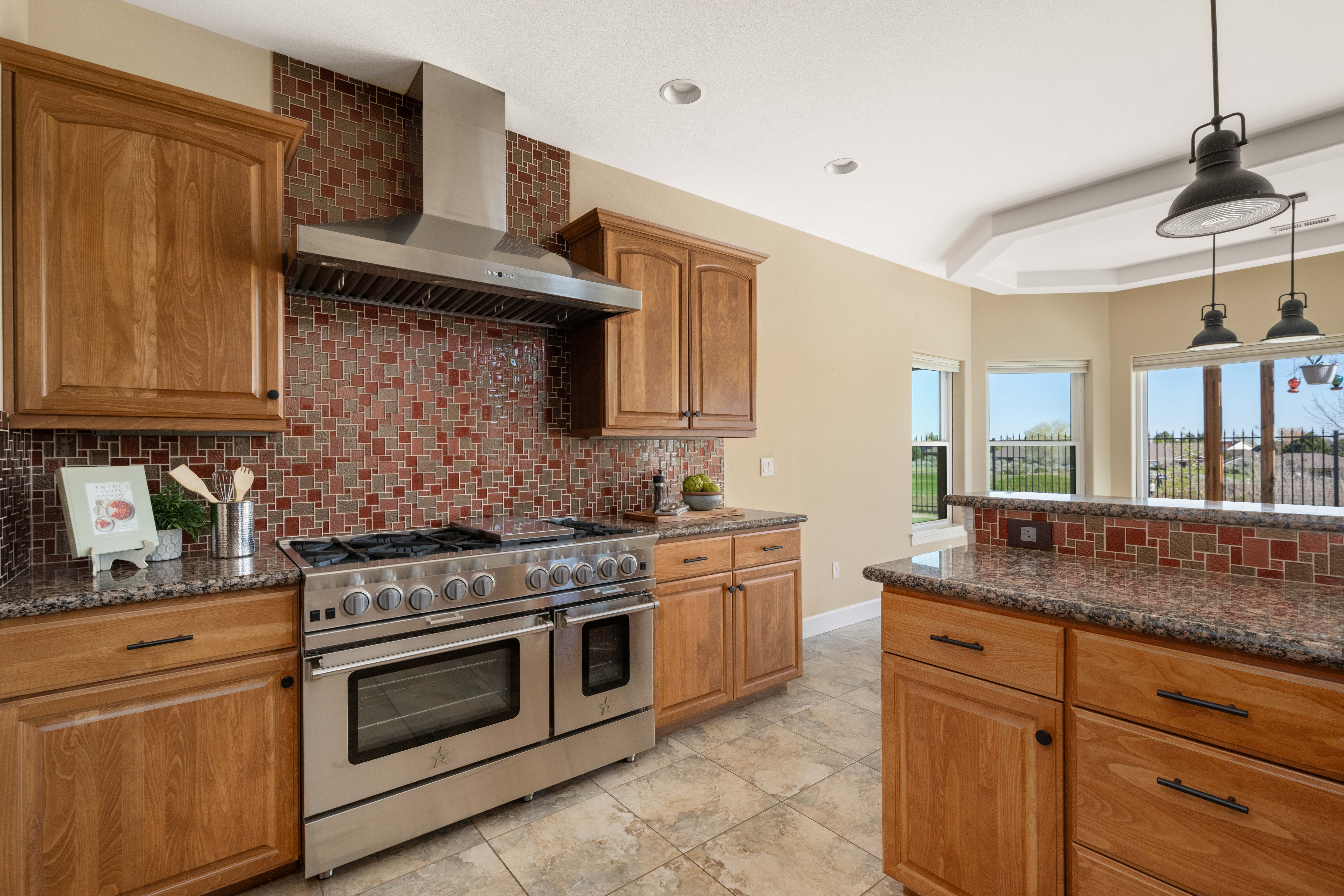  Pool, Course Frontage, Outdoor Kitchen &More - 物件實景