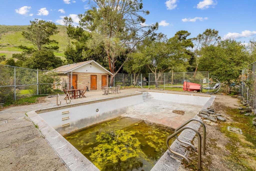 Salinas, California, 93908, United States, ,Residential,For Sale,1974881