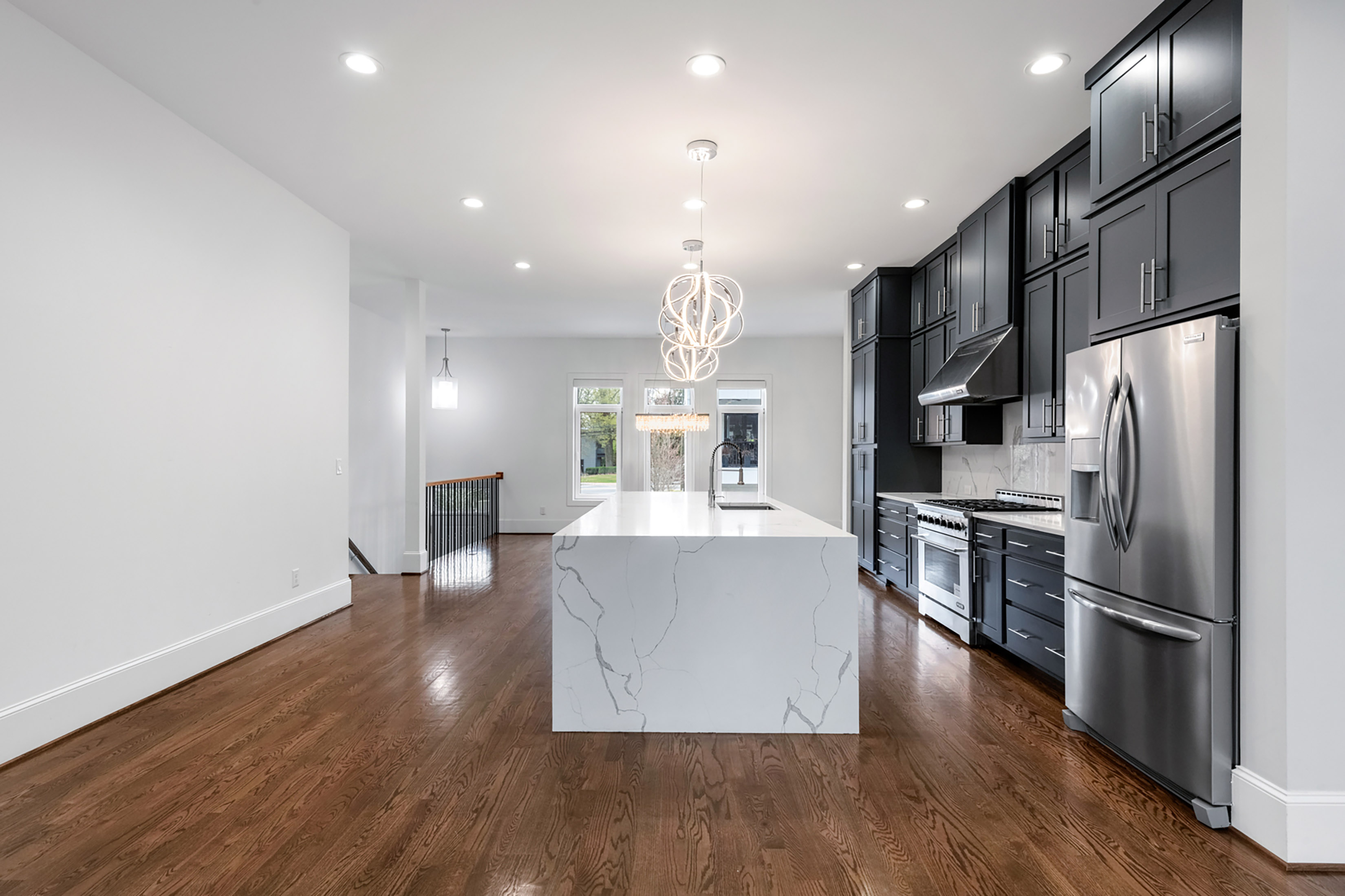  Stunning Four Level Move-in Ready Townhome - 物件實景