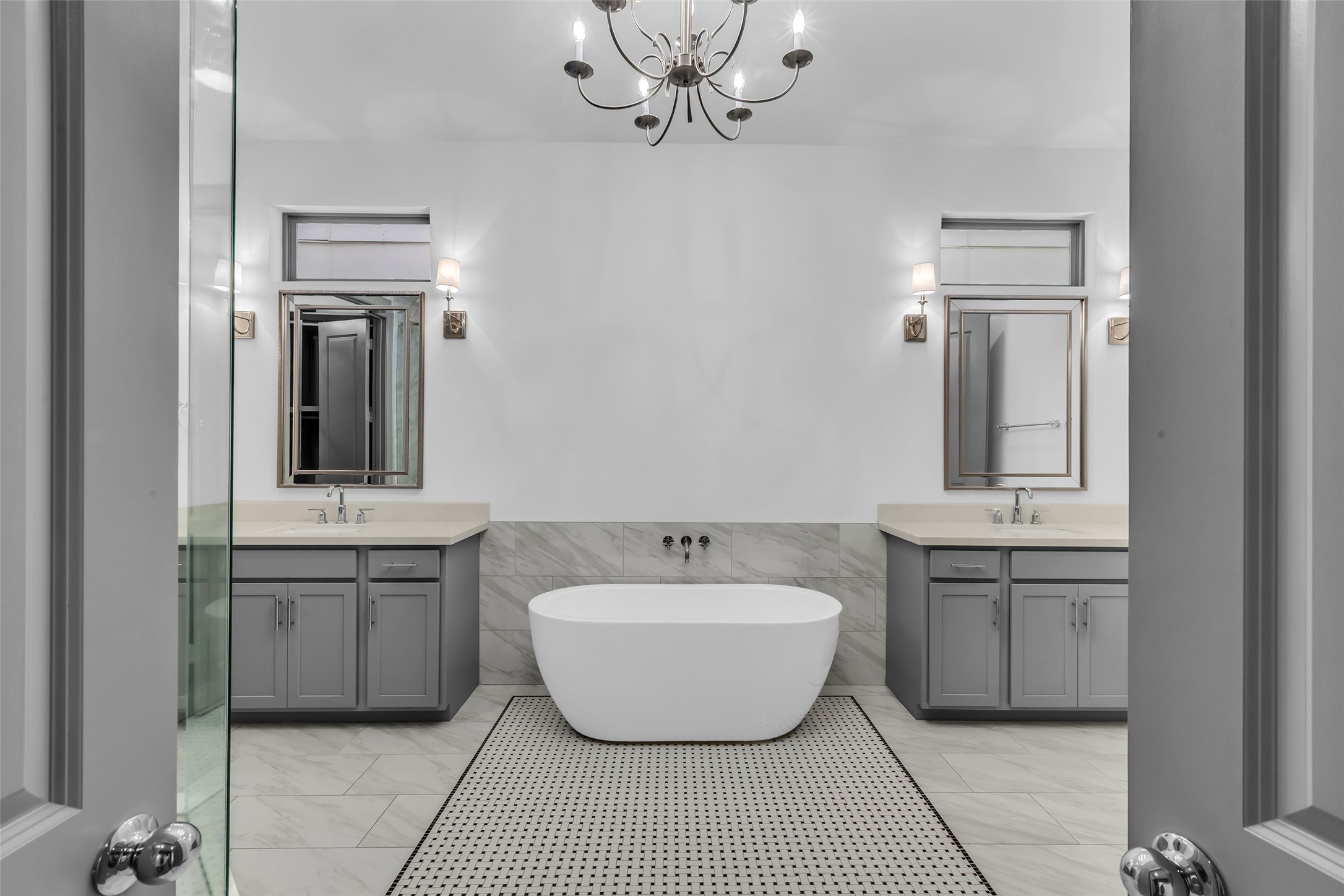 Houston, Texas, 77008, United States, 4 Bedrooms Bedrooms, ,4 BathroomsBathrooms,Residential,For Sale,1989556