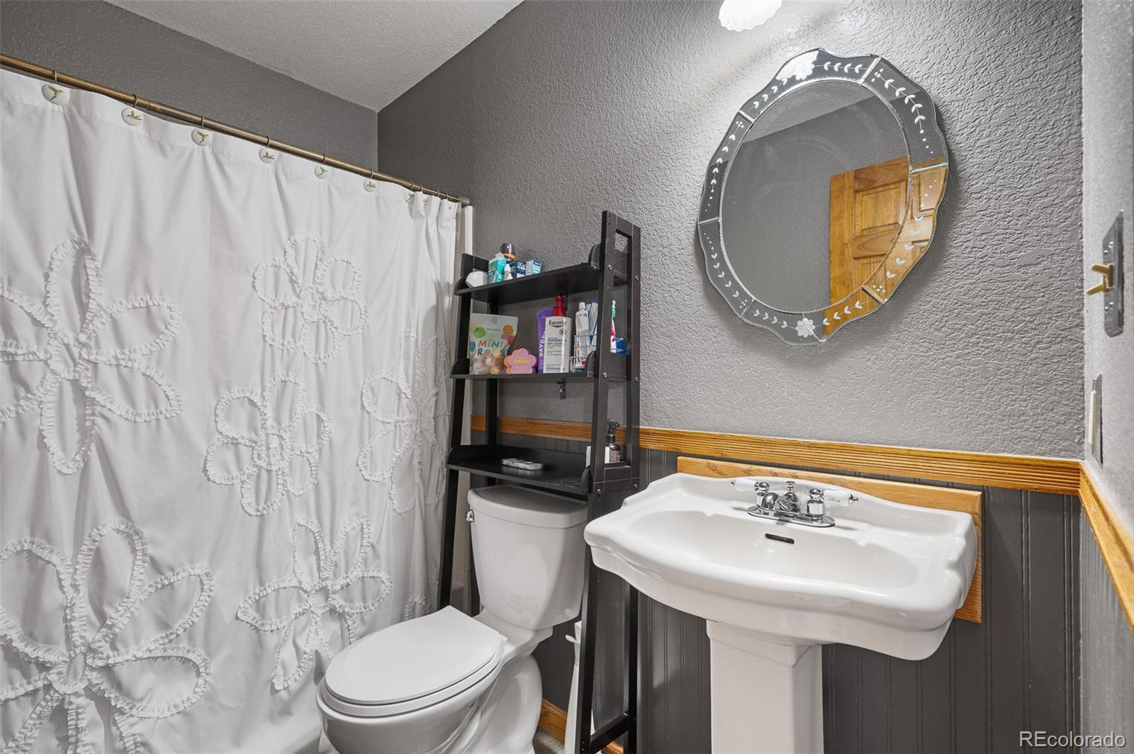 Frederick, Colorado, 80530, United States, 5 Bedrooms Bedrooms, ,3 BathroomsBathrooms,Residential,For Sale,2003063