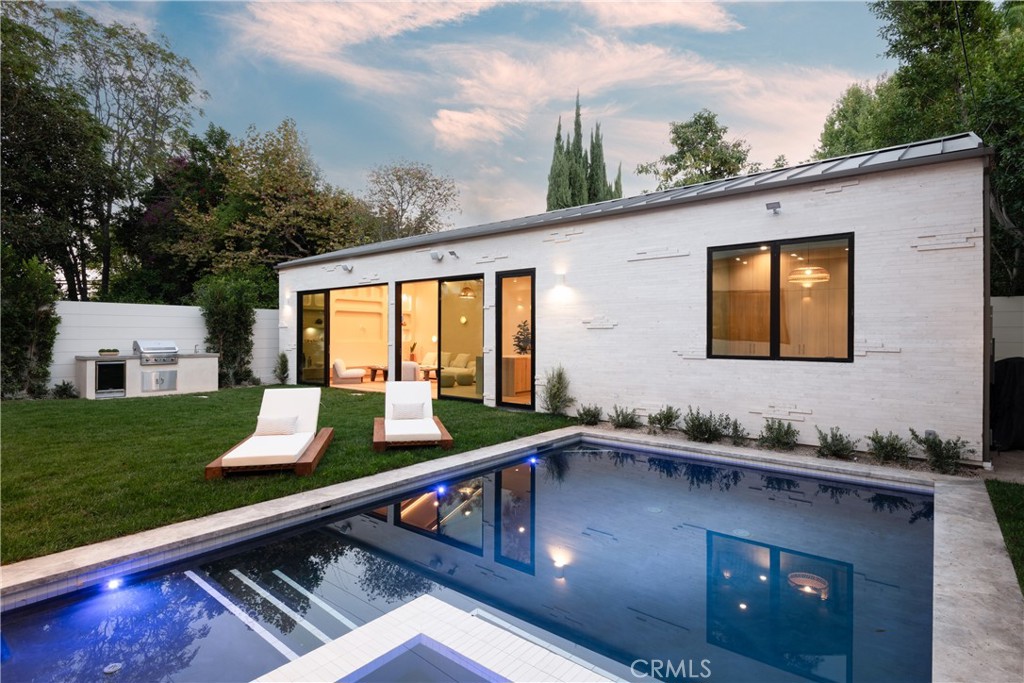 Sherman Oaks, California, 91423, United States, 6 Bedrooms Bedrooms, ,7 BathroomsBathrooms,Residential,For Sale,1990929