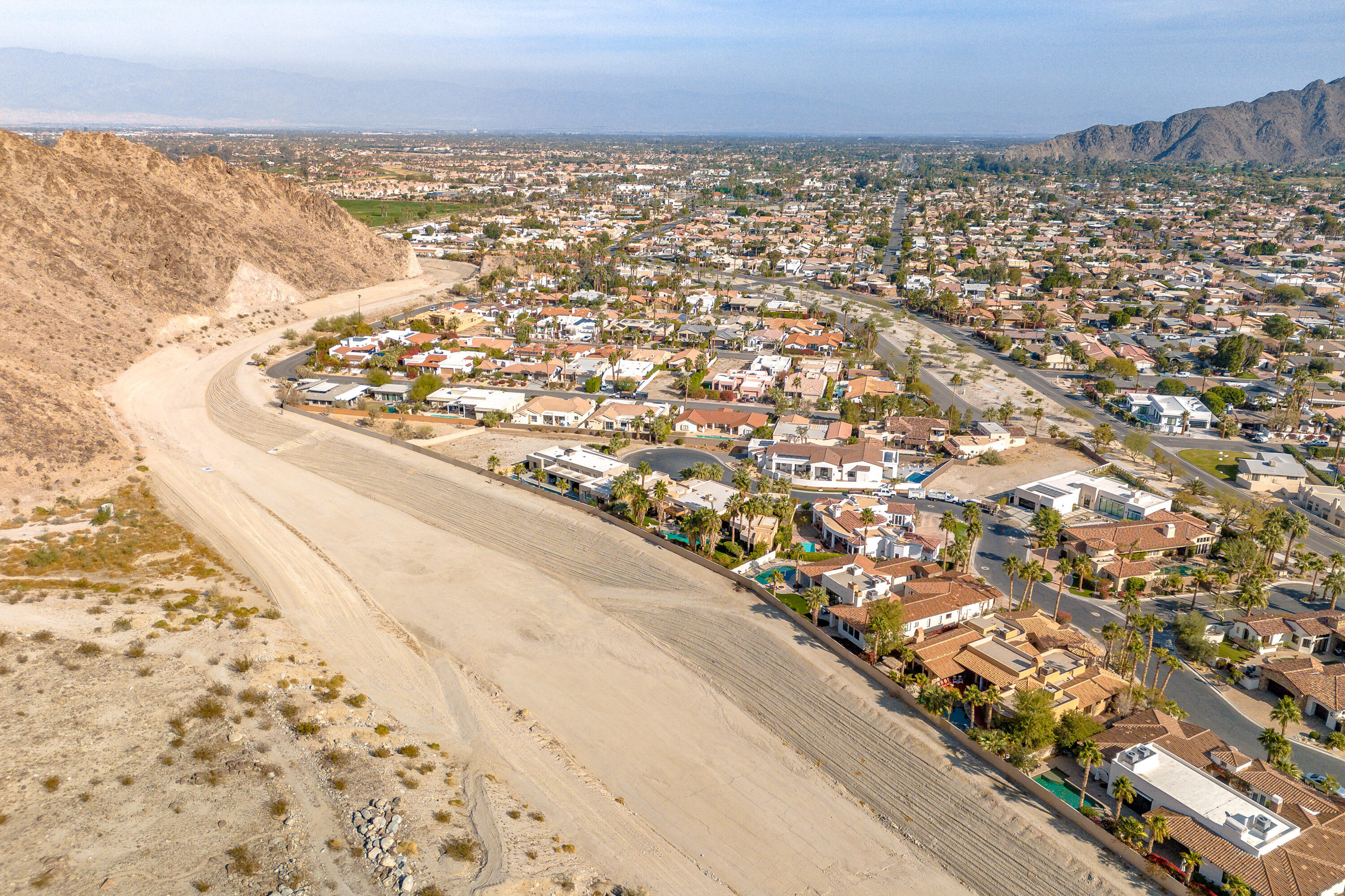 La Quinta, California, 92253, United States, 4 Bedrooms Bedrooms, ,4 BathroomsBathrooms,Residential,For Sale,1992034